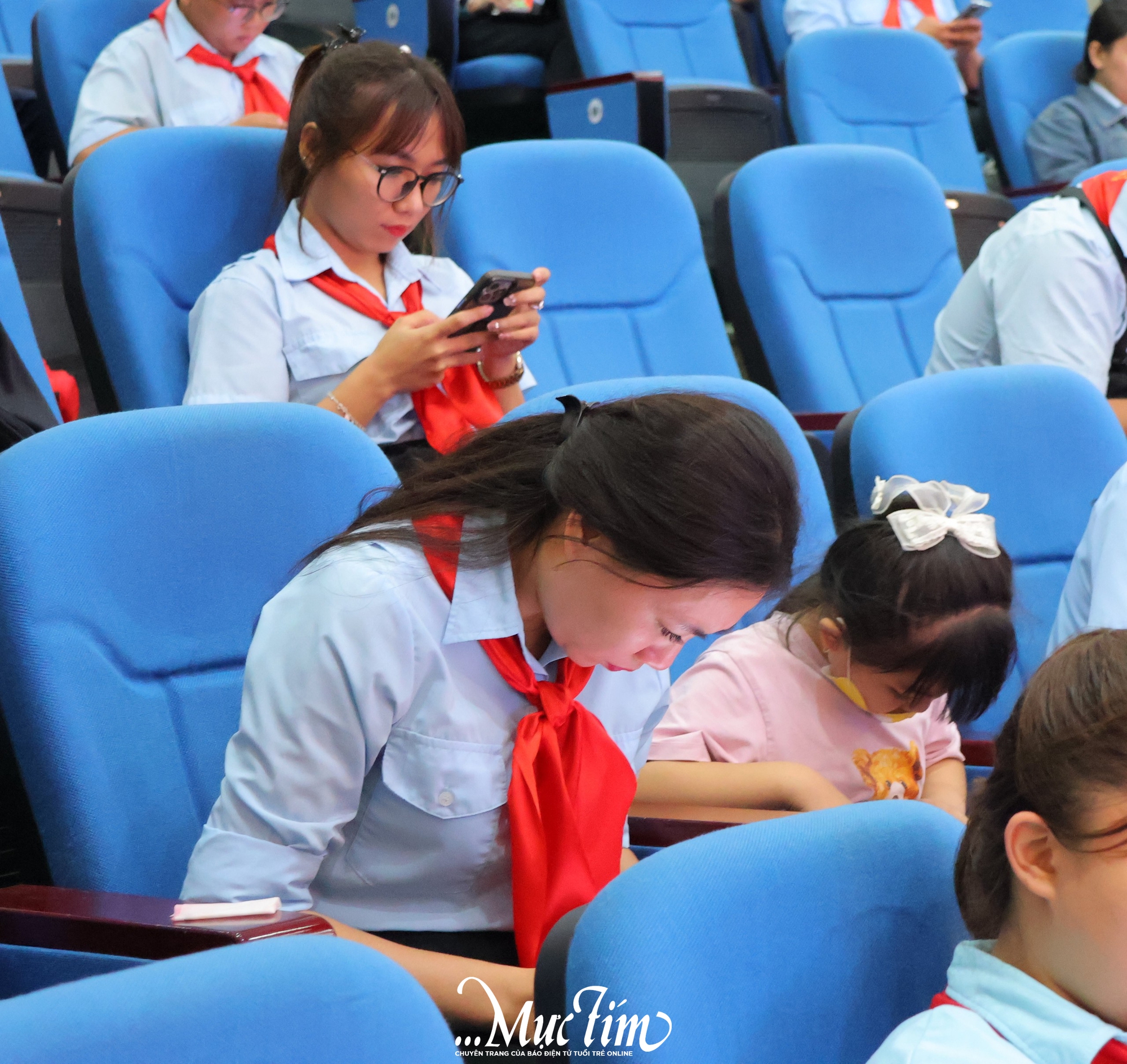 Những câu chuyện dễ thương trong ngày thi thứ hai Olympic Cánh én lần thứ 15- Ảnh 5.