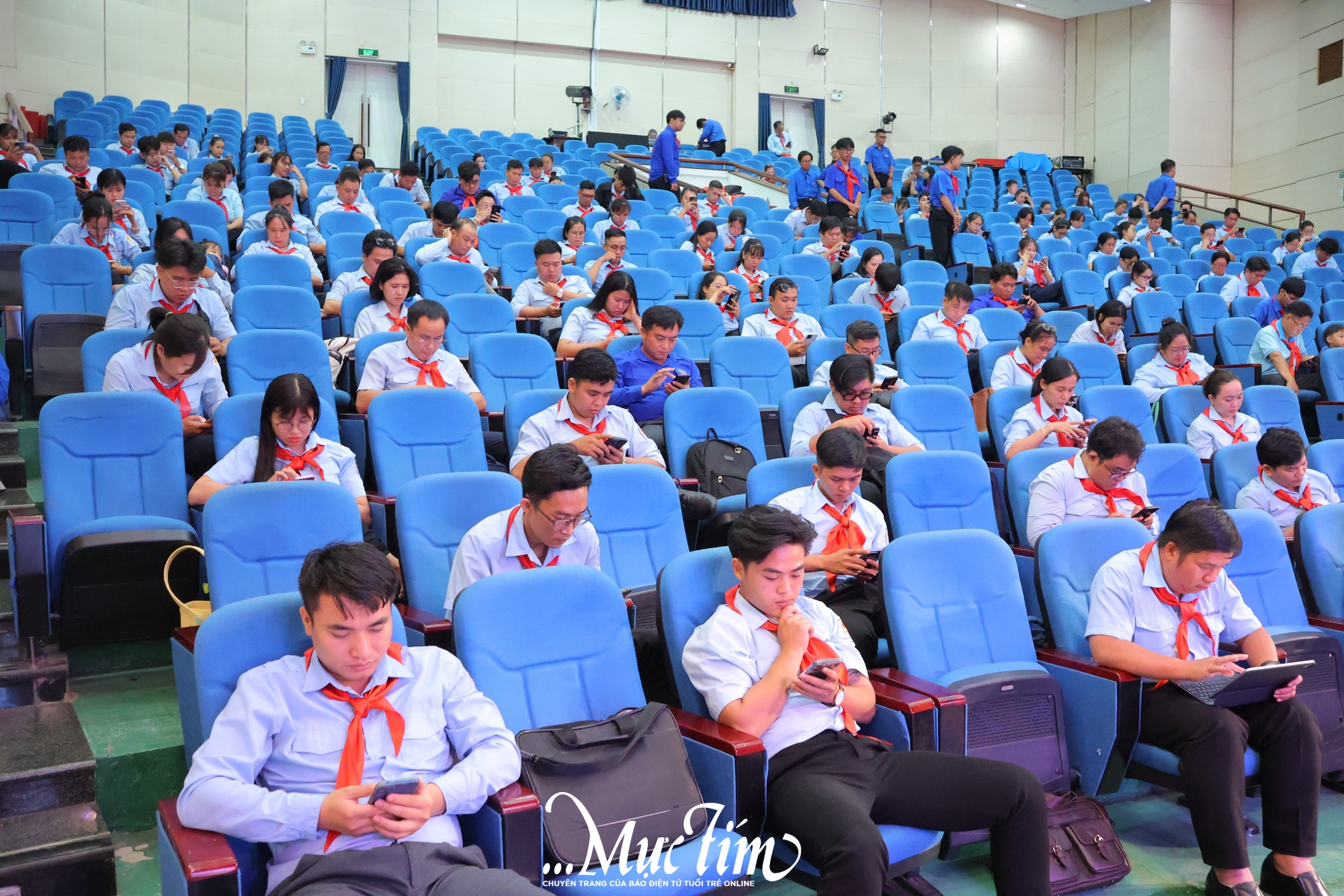 Những câu chuyện dễ thương trong ngày thi thứ hai Olympic Cánh én lần thứ 15- Ảnh 6.