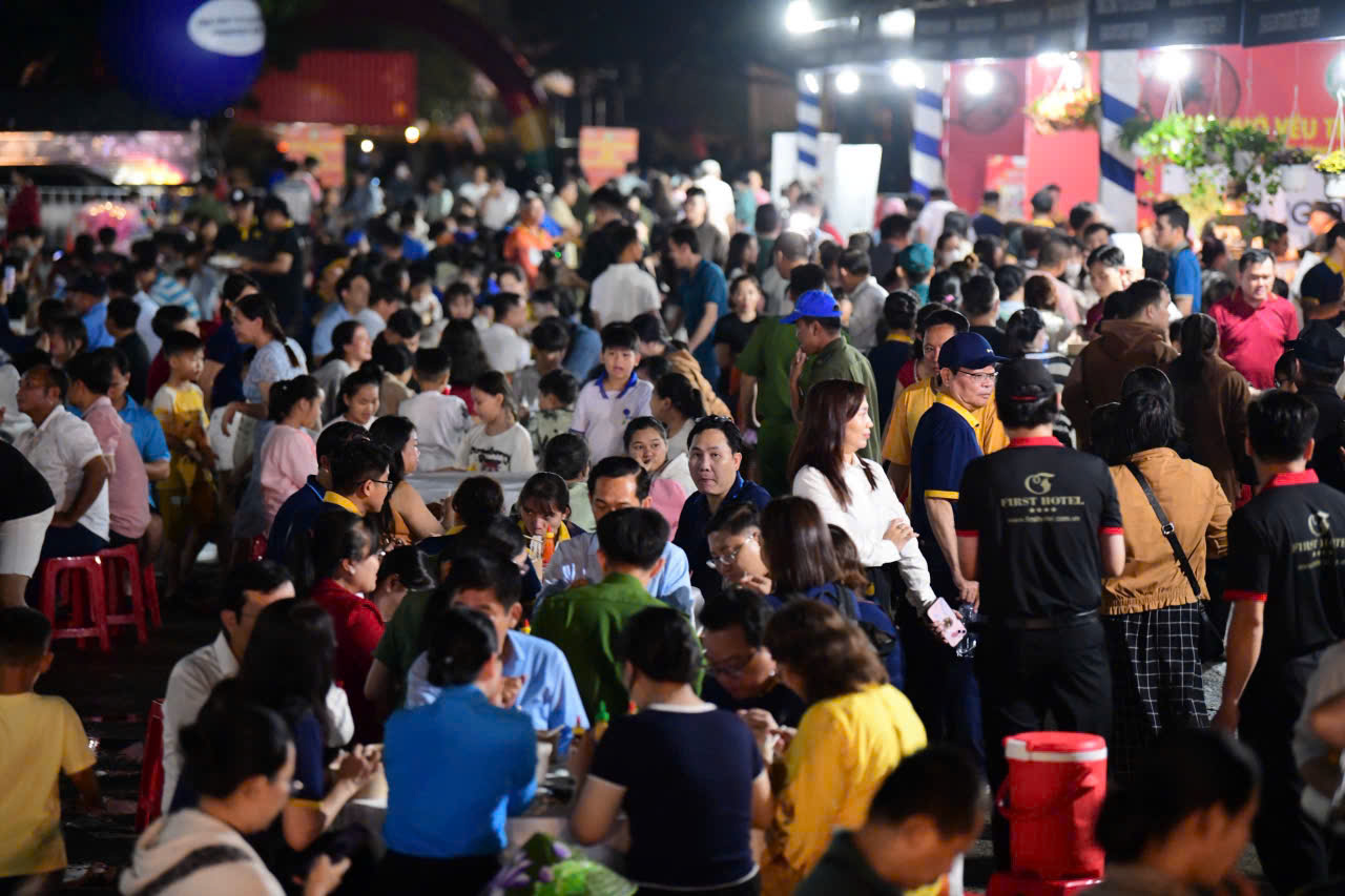 Phở yêu thương - Ảnh 1.