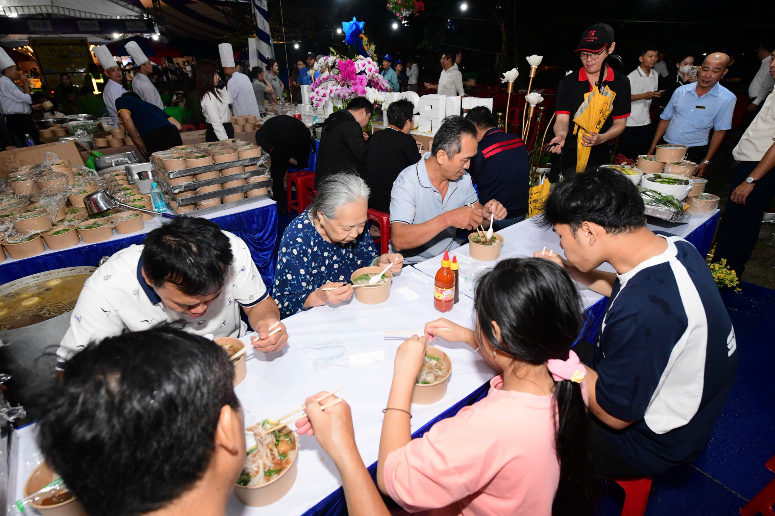 Phở yêu thương - Ảnh 13.