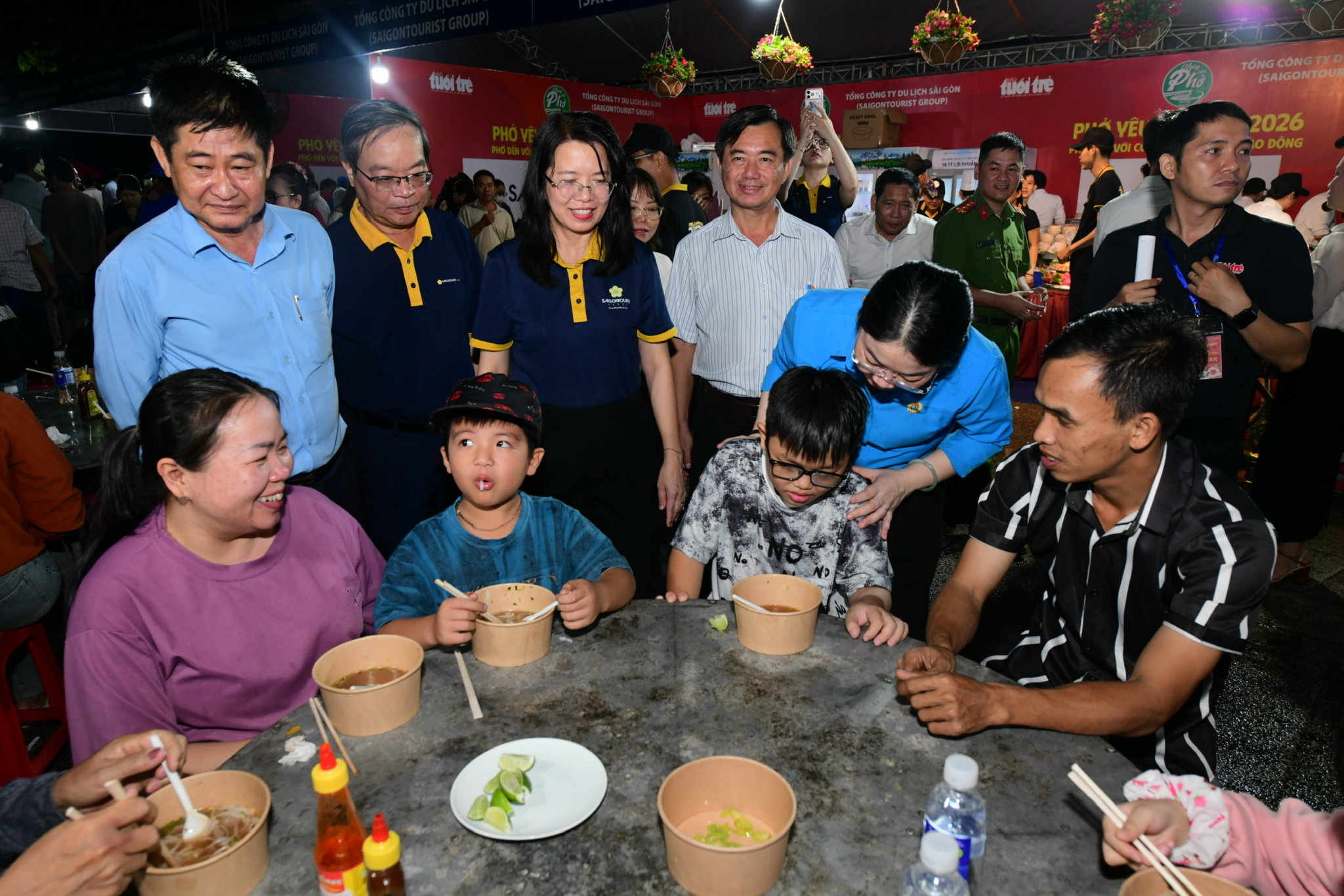 Phở yêu thương - Ảnh 10.