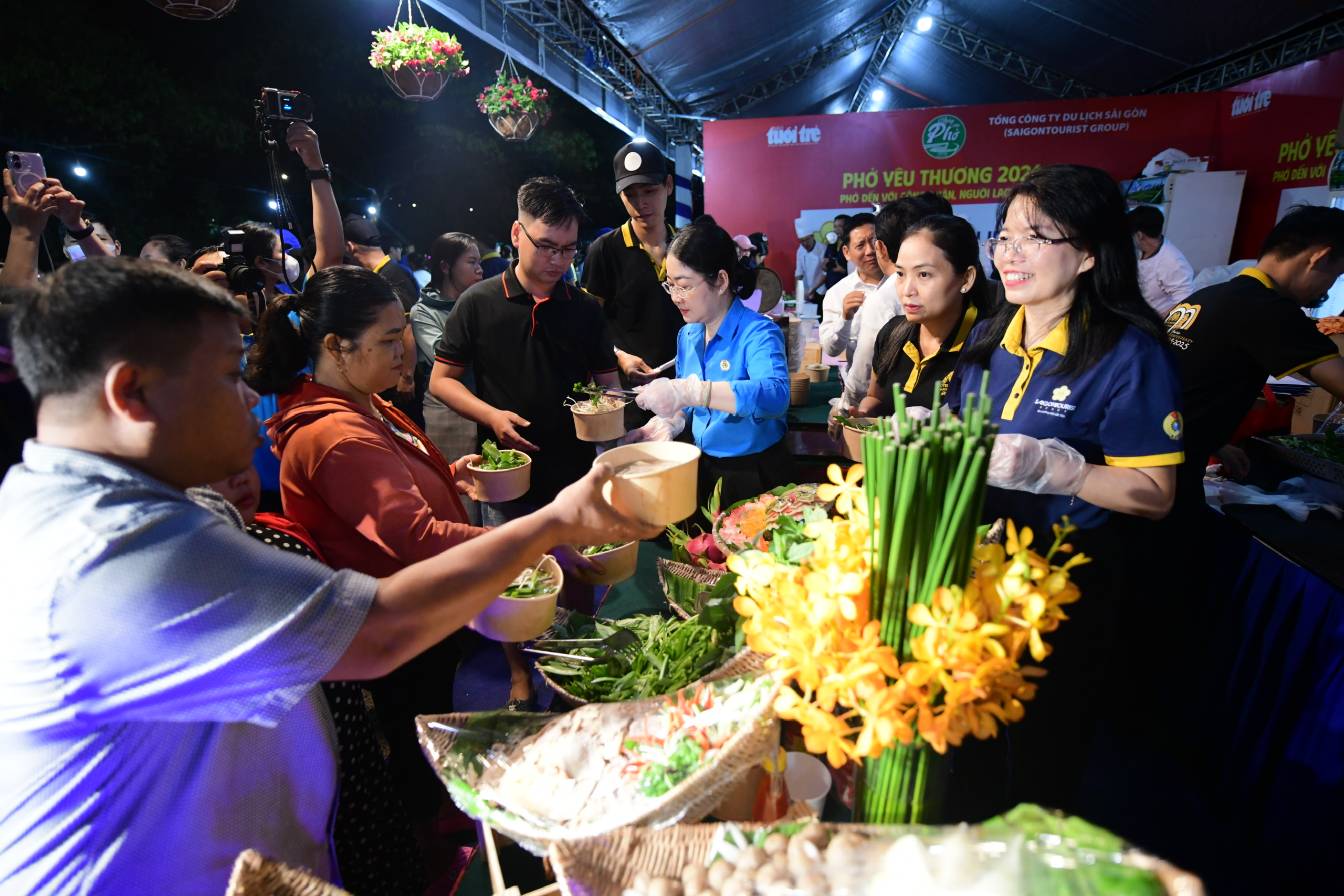 Phở yêu thương - Ảnh 1.