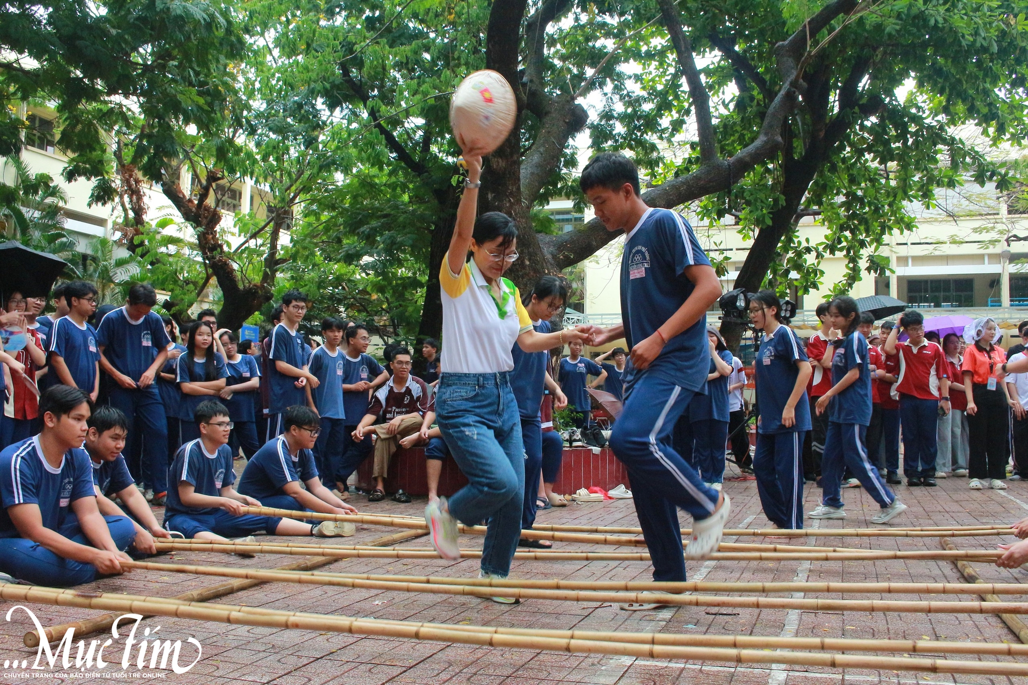 Teen Trường THPT Nguyễn Công Trứ 'vươn mình' trong trại trưởng thành- Ảnh 1.