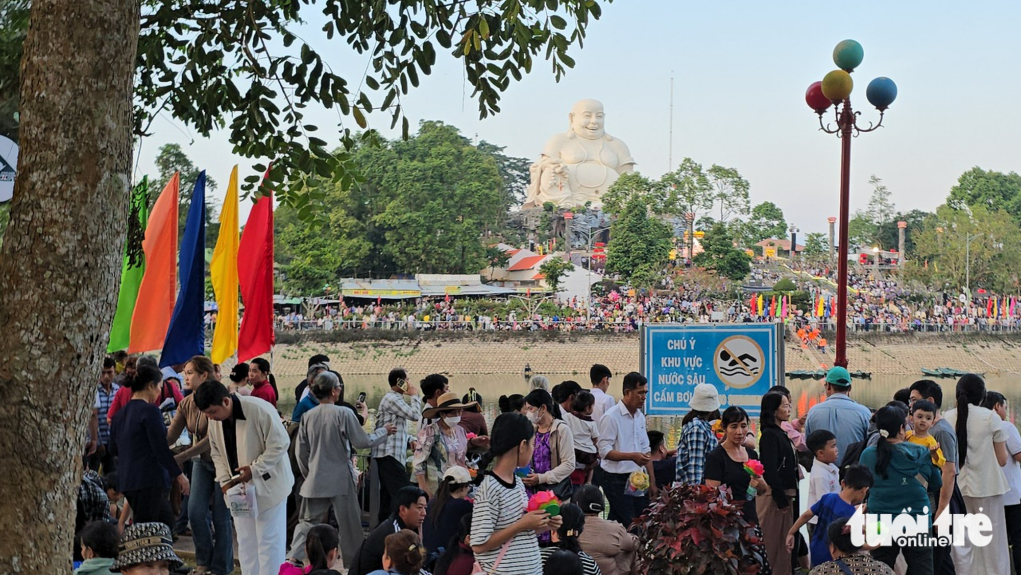 Đón 5 triệu lượt khách/năm nhưng vẫn cần tìm giải pháp phát triển du lịch núi Cấm - Ảnh 1.