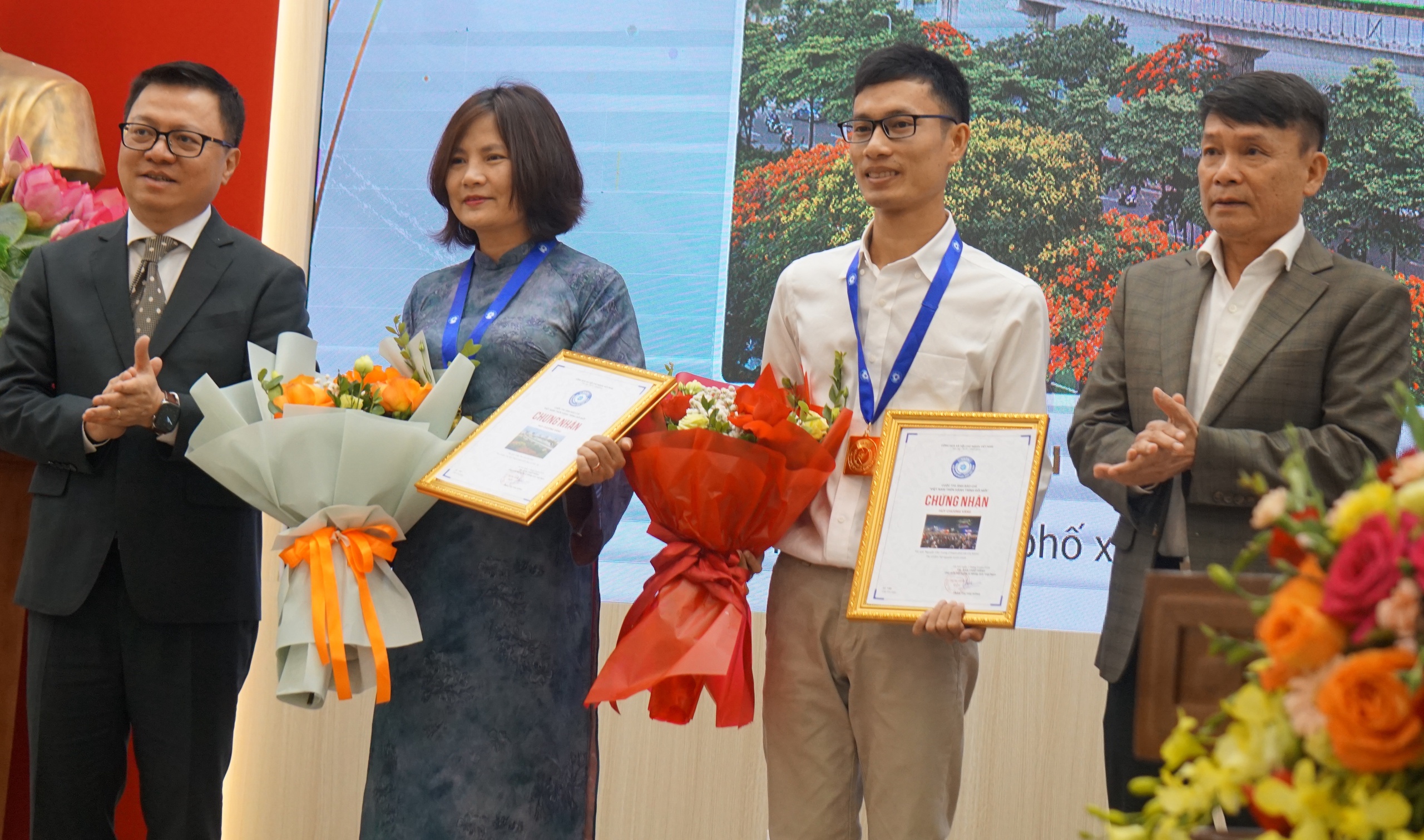 Ảnh chụp màn trình diễn 10.500 drone tại TP.HCM thắng giải A - Ảnh 3.