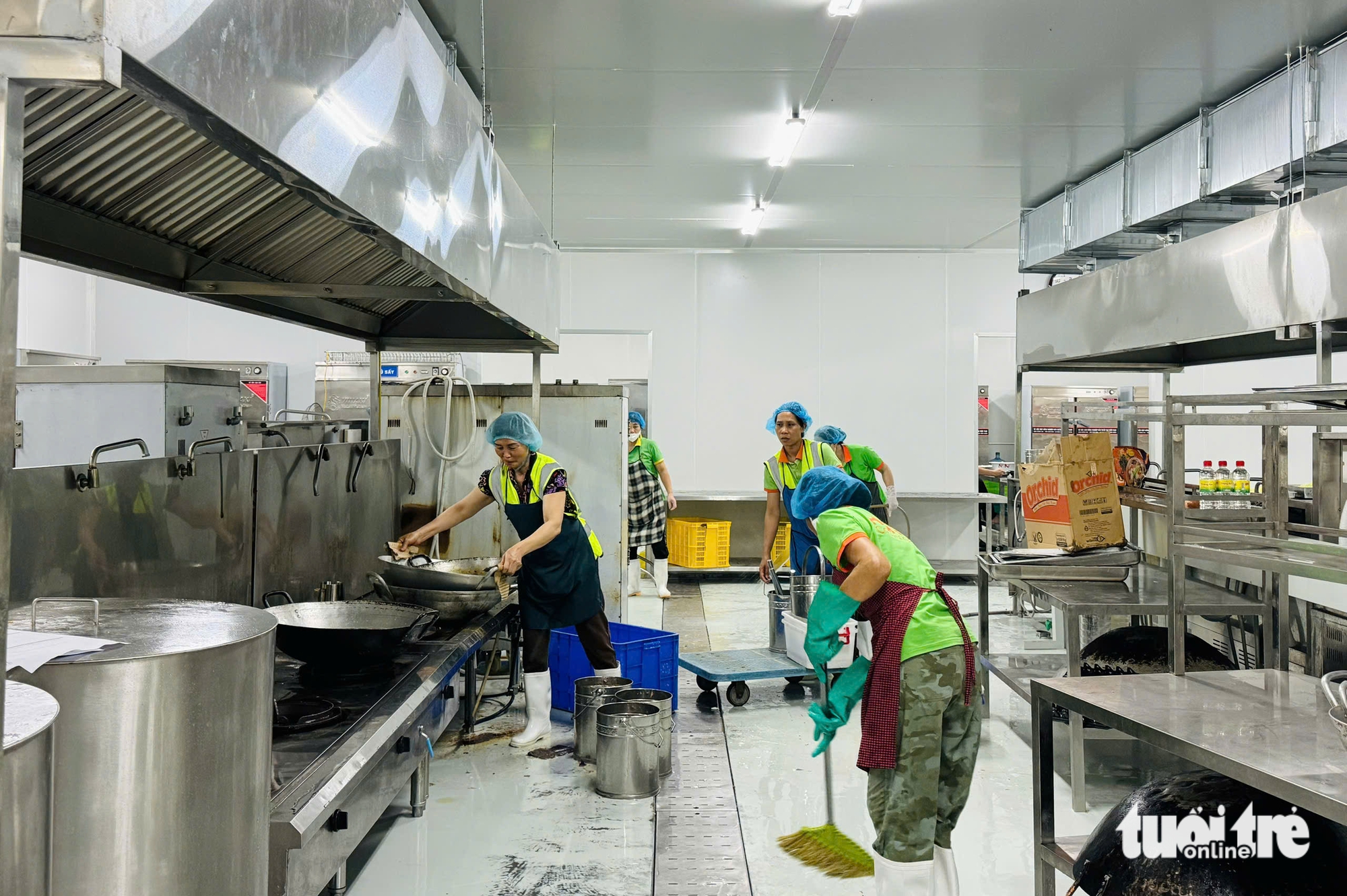 Công ty Suất ăn công nghiệp Hà Nội: Chỉ cung cấp thịt heo của Cường Phát cho hai trường học - Ảnh 4.