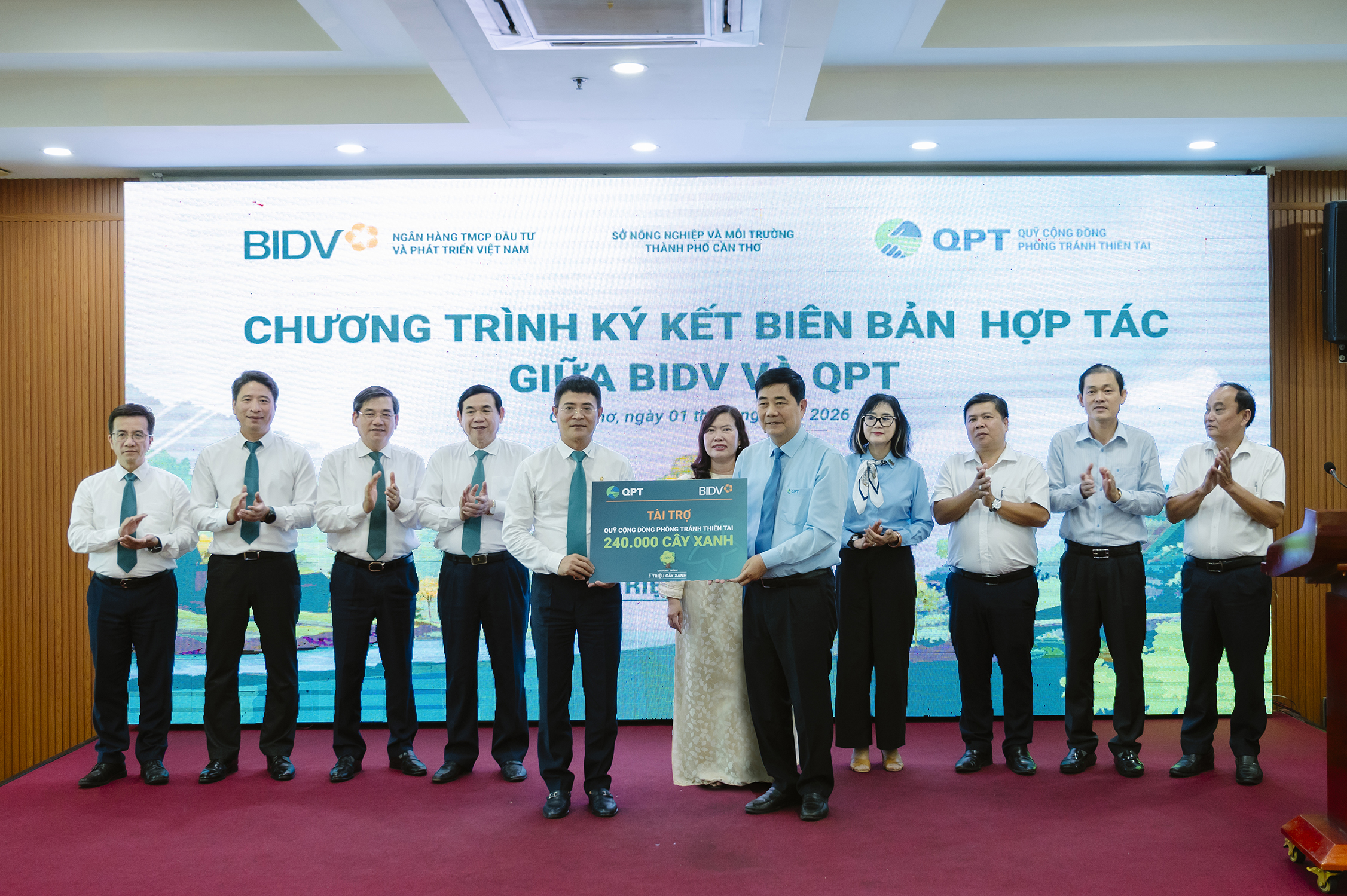 BIDV hợp tác trồng 240.000 cây xanh tại đồng bằng sông Cửu Long - Ảnh 1.
