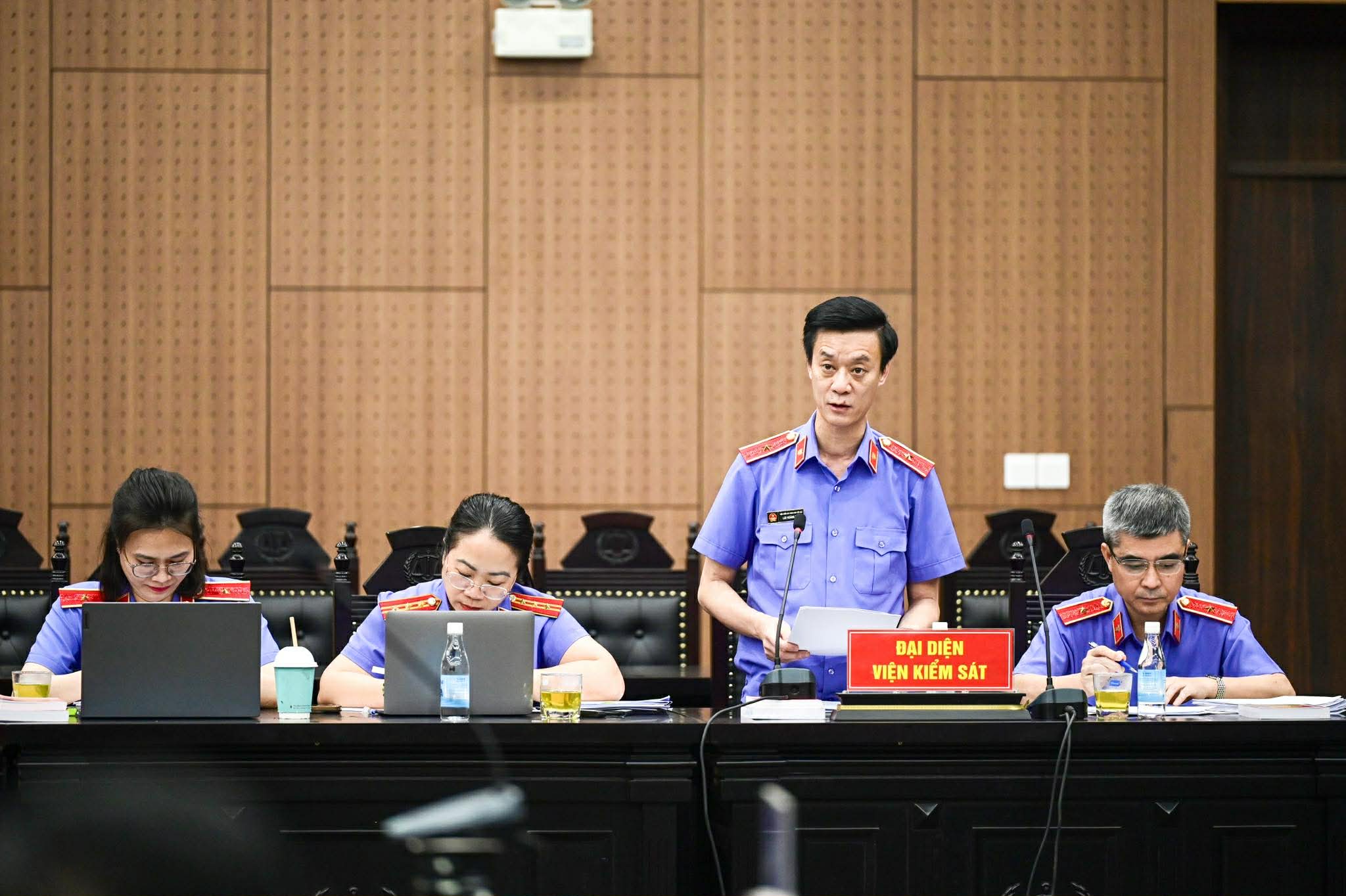 Cựu Thứ trưởng Hoàng Văn Thắng và đồng phạm bị truy tố tội nhận hối lộ