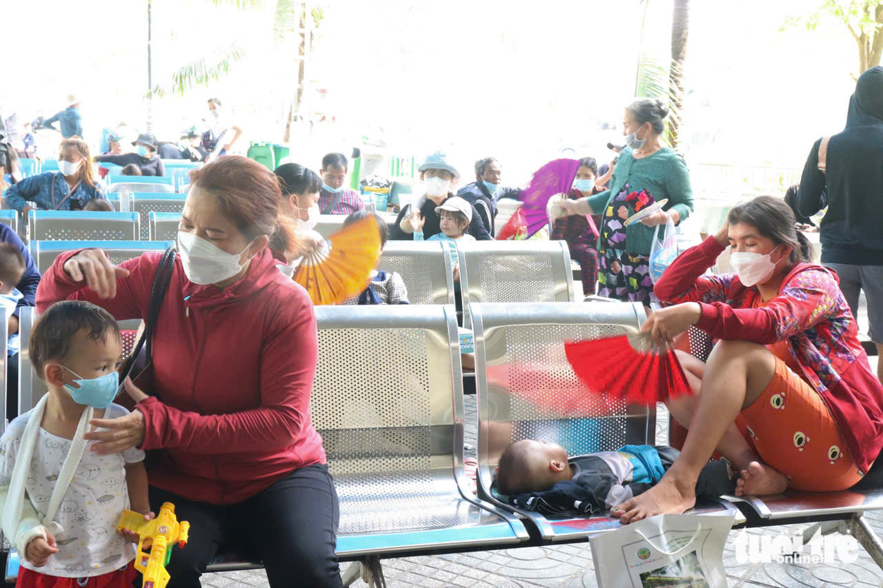 Nắng nóng gay gắt: Nguy cơ bệnh tay chân miệng tăng cao tại TP.HCM và Nam Bộ