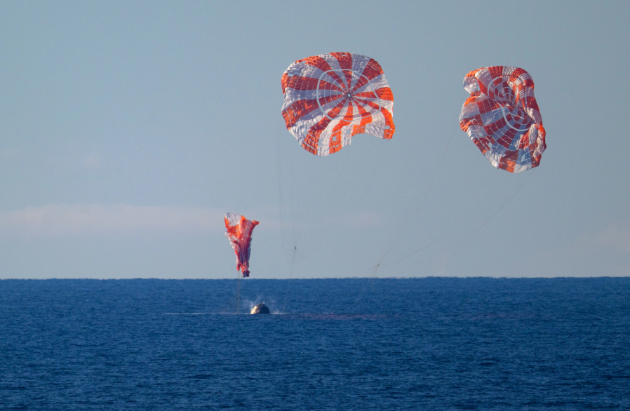 Làm ơn lãng mạn trăng sao - Ảnh 1.