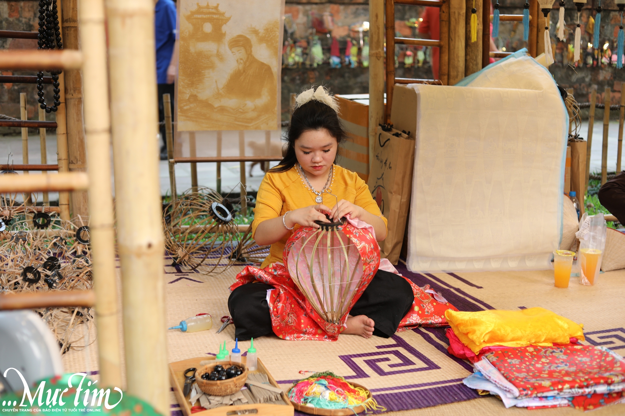 Check-in Vườn ánh sáng đẹp lung linh tại Văn Miếu - Quốc Tử Giám- Ảnh 4. Check-in Vườn ánh sáng đẹp lung linh tại Văn Miếu - Quốc Tử Giám- Ảnh 4.