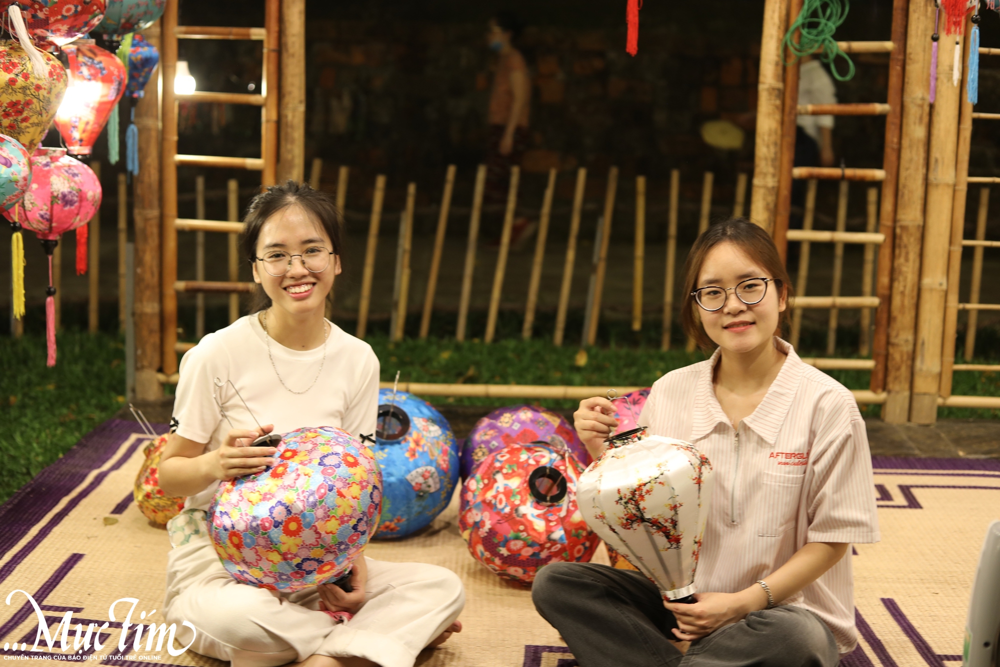 Check-in Vườn ánh sáng đẹp lung linh tại Văn Miếu - Quốc Tử Giám- Ảnh 5. Check-in Vườn ánh sáng đẹp lung linh tại Văn Miếu - Quốc Tử Giám- Ảnh 5.