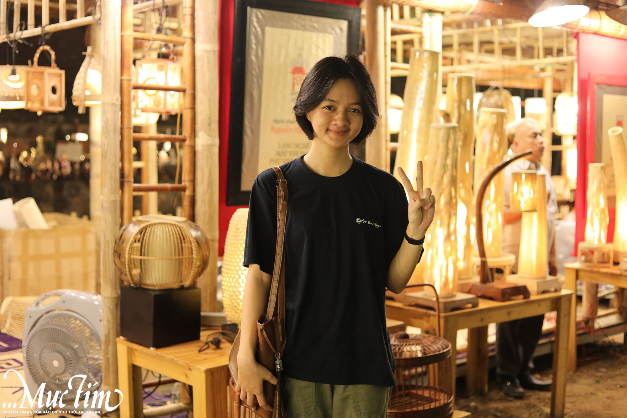 Check-in Vườn ánh sáng đẹp lung linh tại Văn Miếu - Quốc Tử Giám- Ảnh 6. Check-in Vườn ánh sáng đẹp lung linh tại Văn Miếu - Quốc Tử Giám- Ảnh 6.