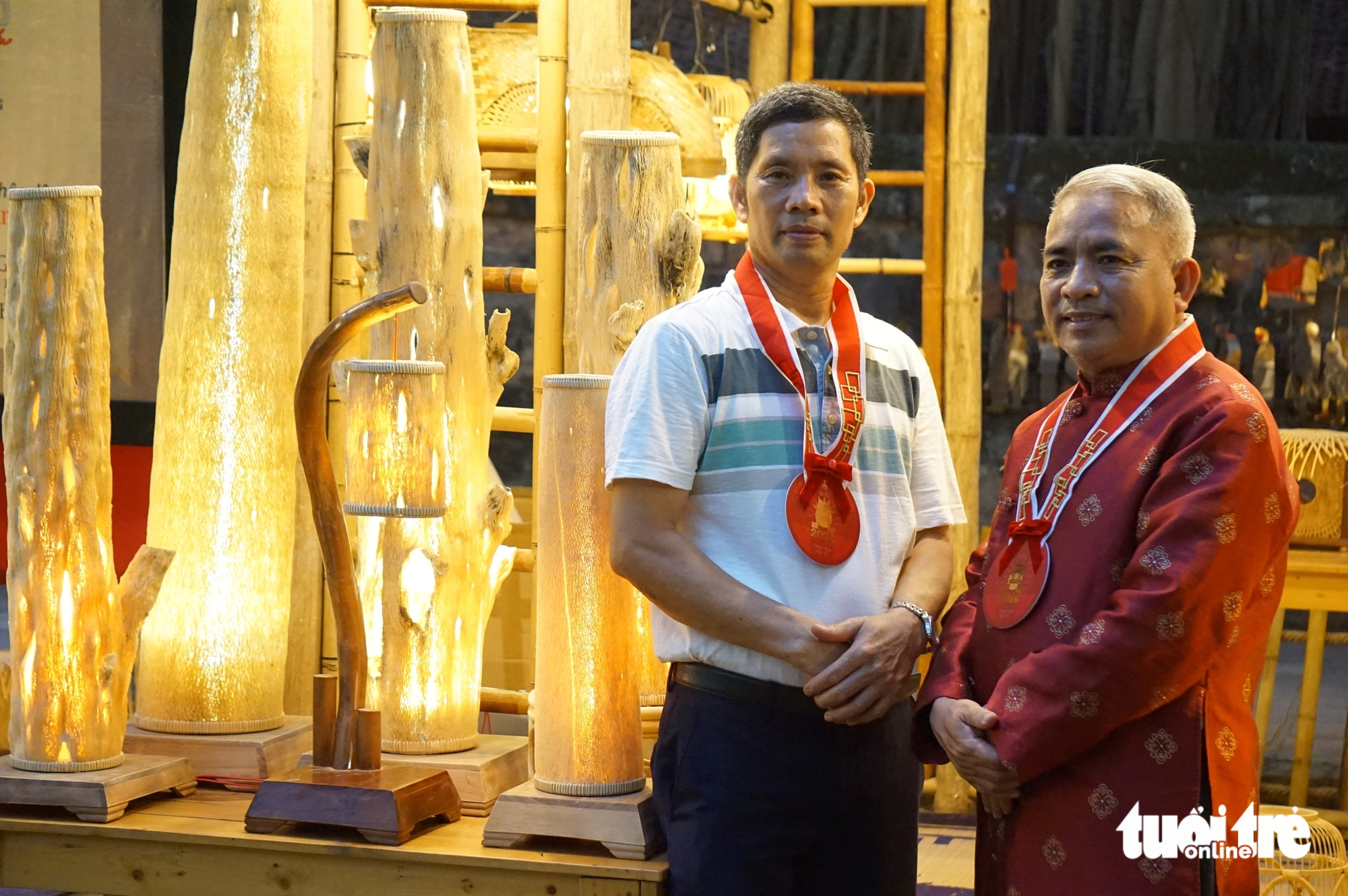 Chiếc gầu dây thương nhớ một thời trở lại phố phường - Ảnh 5. Chiếc gầu dây thương nhớ một thời trở lại phố phường - Ảnh 4.