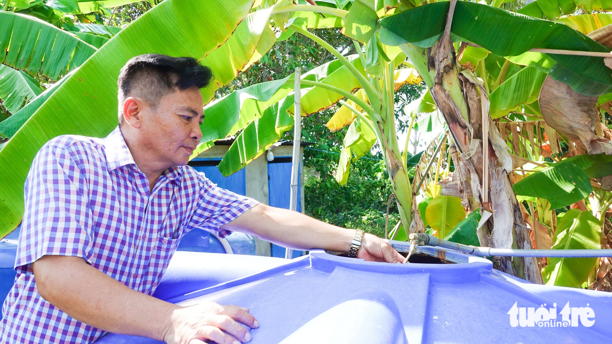 Khô hạn ‘bủa vây’, dân trên đảo Hải Tặc tất bật trữ nước ngọt - Ảnh 1.