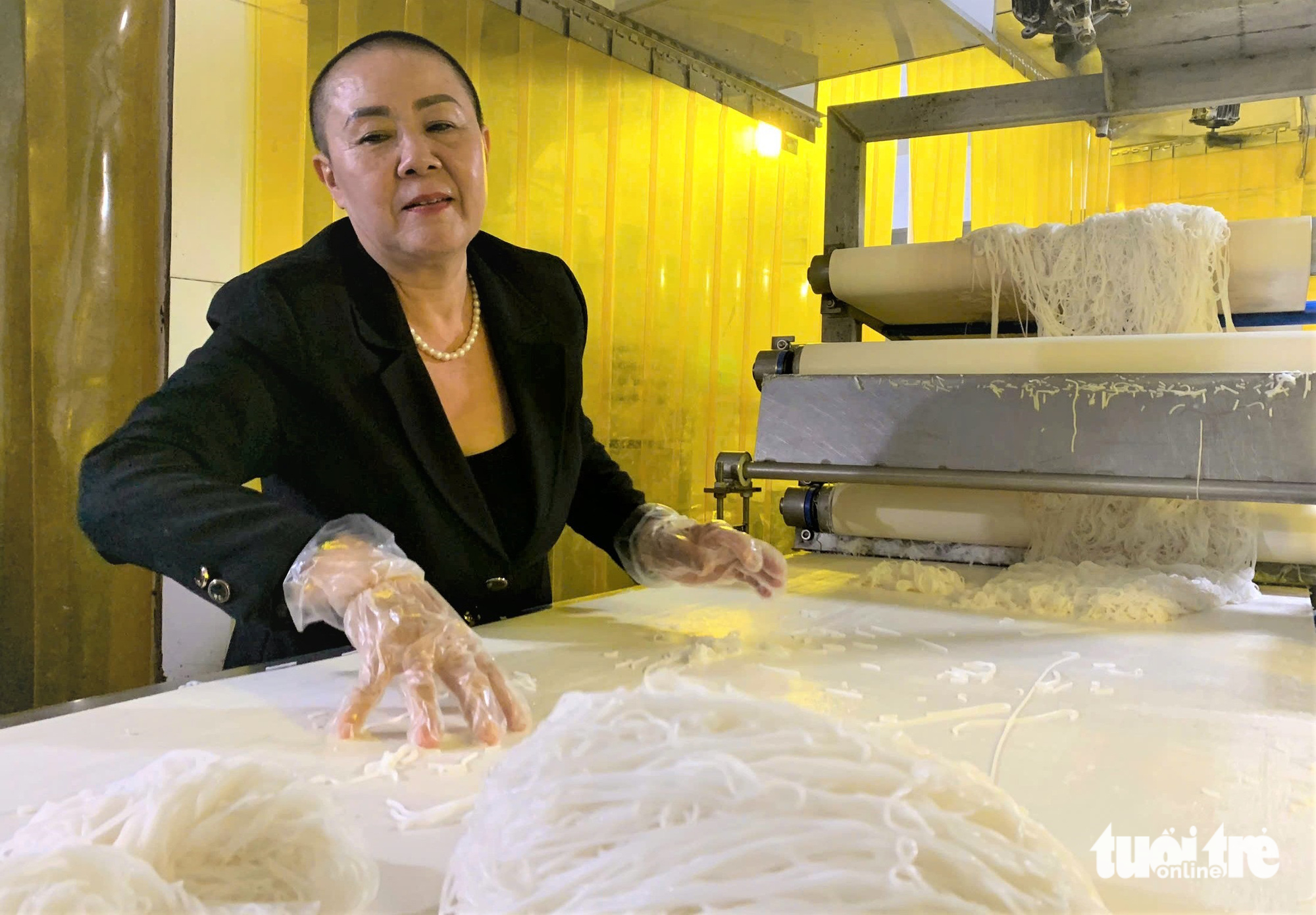 Cơ sở bún 70m² ở TP.HCM kêu cứu trước án phạt 552 triệu đồng: Đơn vị xử phạt nói gì? - Ảnh 1.