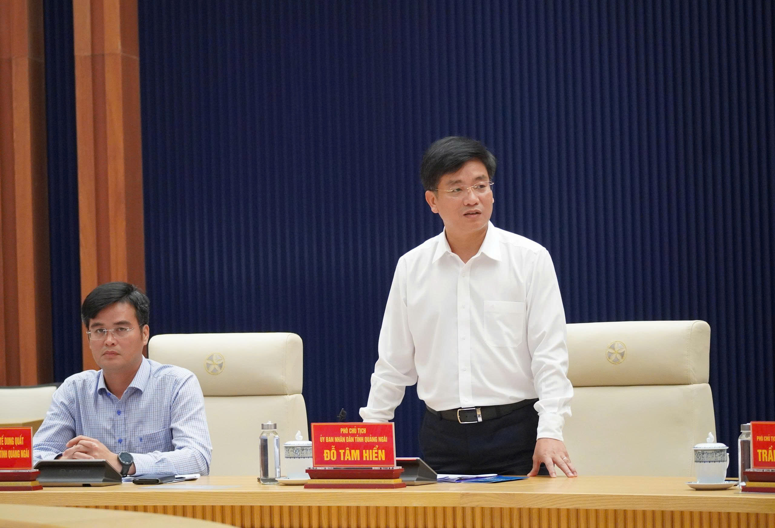 Quảng Ngãi ra Hải Phòng học cách bứt tốc kinh tế biển - Ảnh 3.