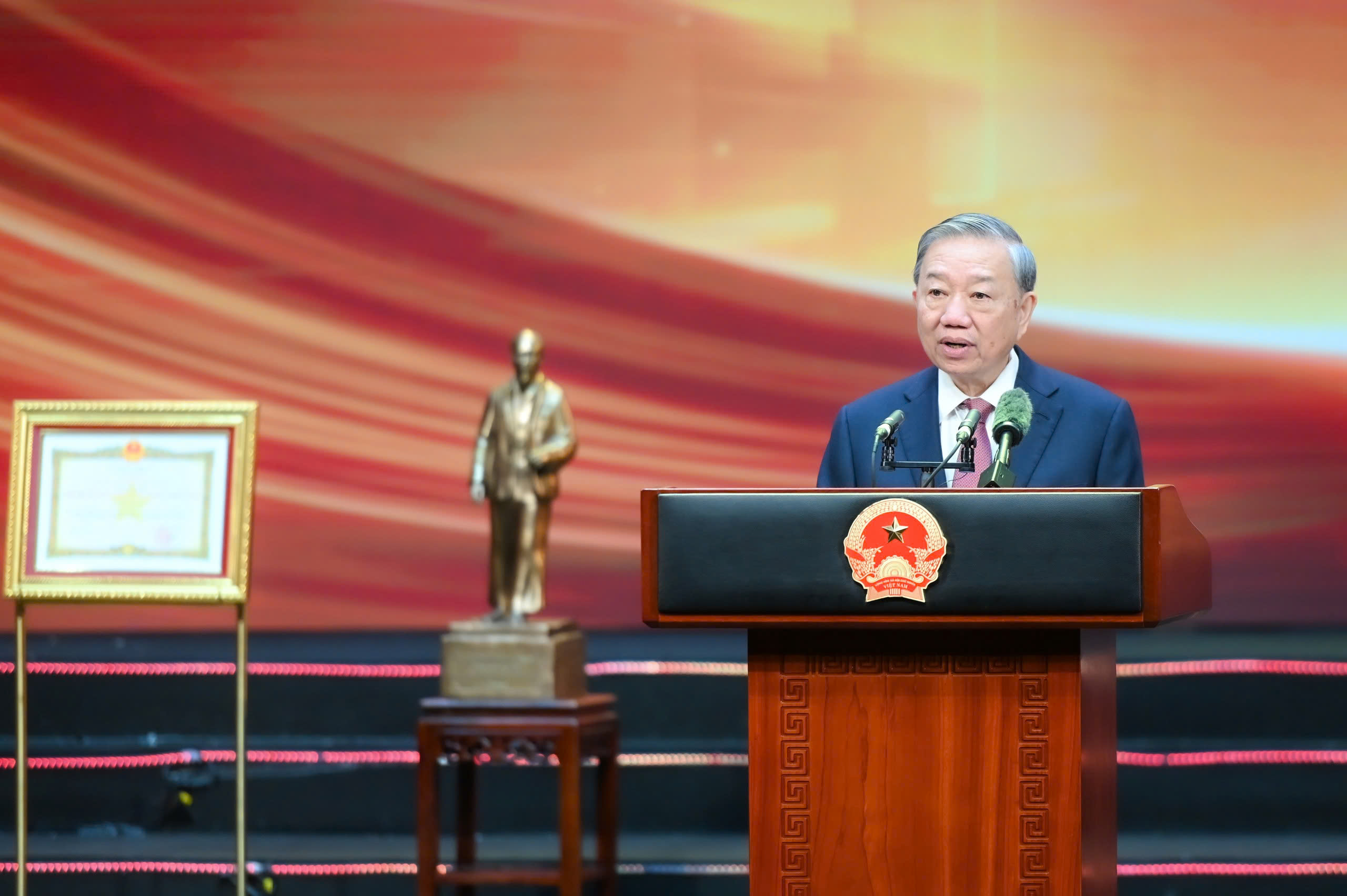 Tổng Bí thư, Chủ tịch nước Tô Lâm: Tham mưu Công an phải dám nghĩ, dám đề xuất, không né tránh - Ảnh 1. tô lâm - Ảnh 1.