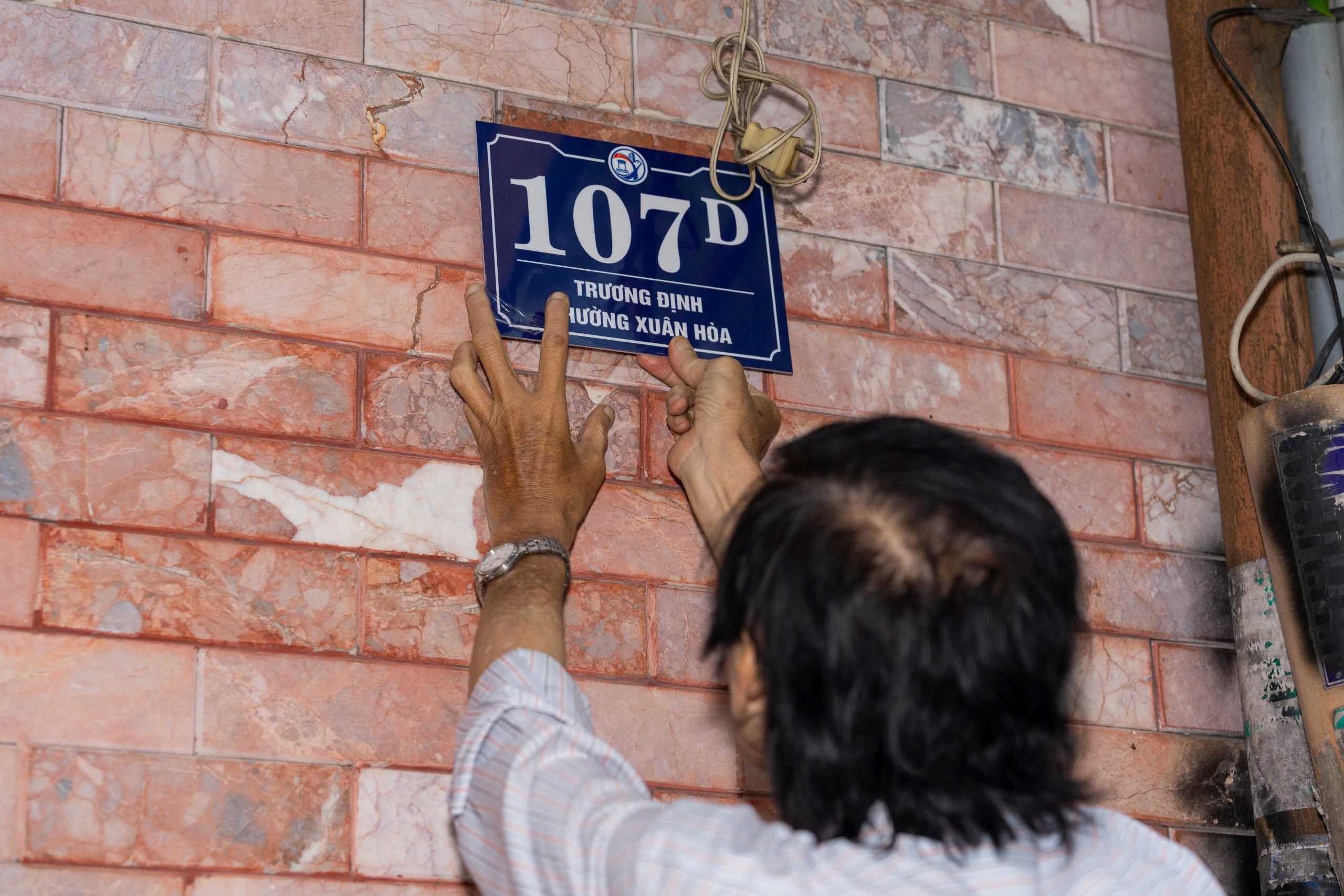 Nhiều phường ở TP.HCM ra quân chỉnh trang đô thị, dọn dẹp môi trường - Ảnh 5.