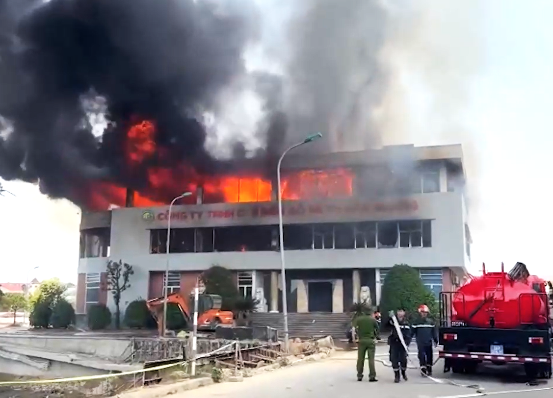 cột khói - Ảnh 1.