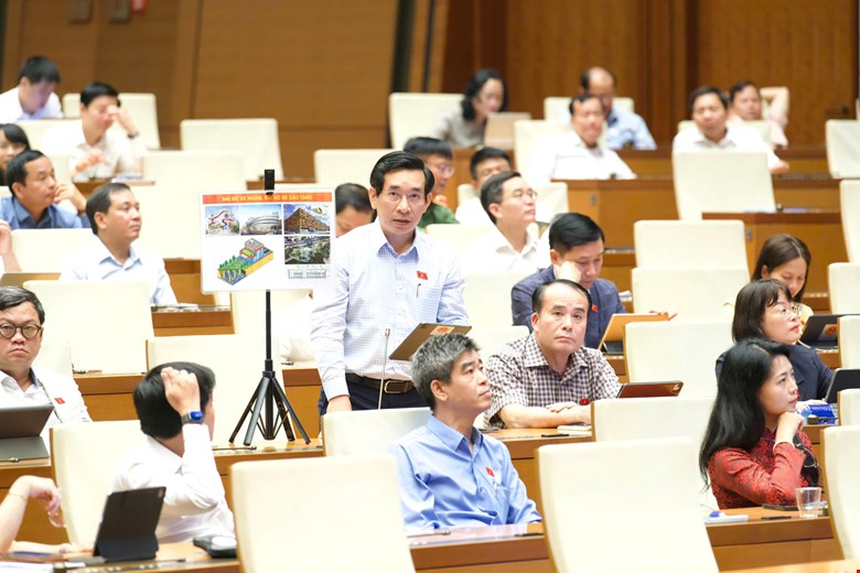 Đại biểu Quốc hội đề xuất giải pháp giảm ùn tắc giao thông và ô nhiễm môi trường ở Thủ đô