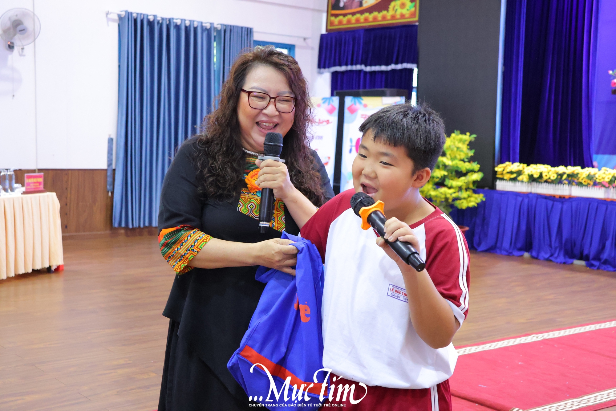 Học trò Trường tiểu học Lê Đức Thọ khám phá văn chương: từ ống heo cảm xúc đến bài văn hay- Ảnh 11. Học trò Trường tiểu học Lê Đức Thọ khám phá văn chương: từ ống heo cảm xúc đến bài văn hay- Ảnh 11.