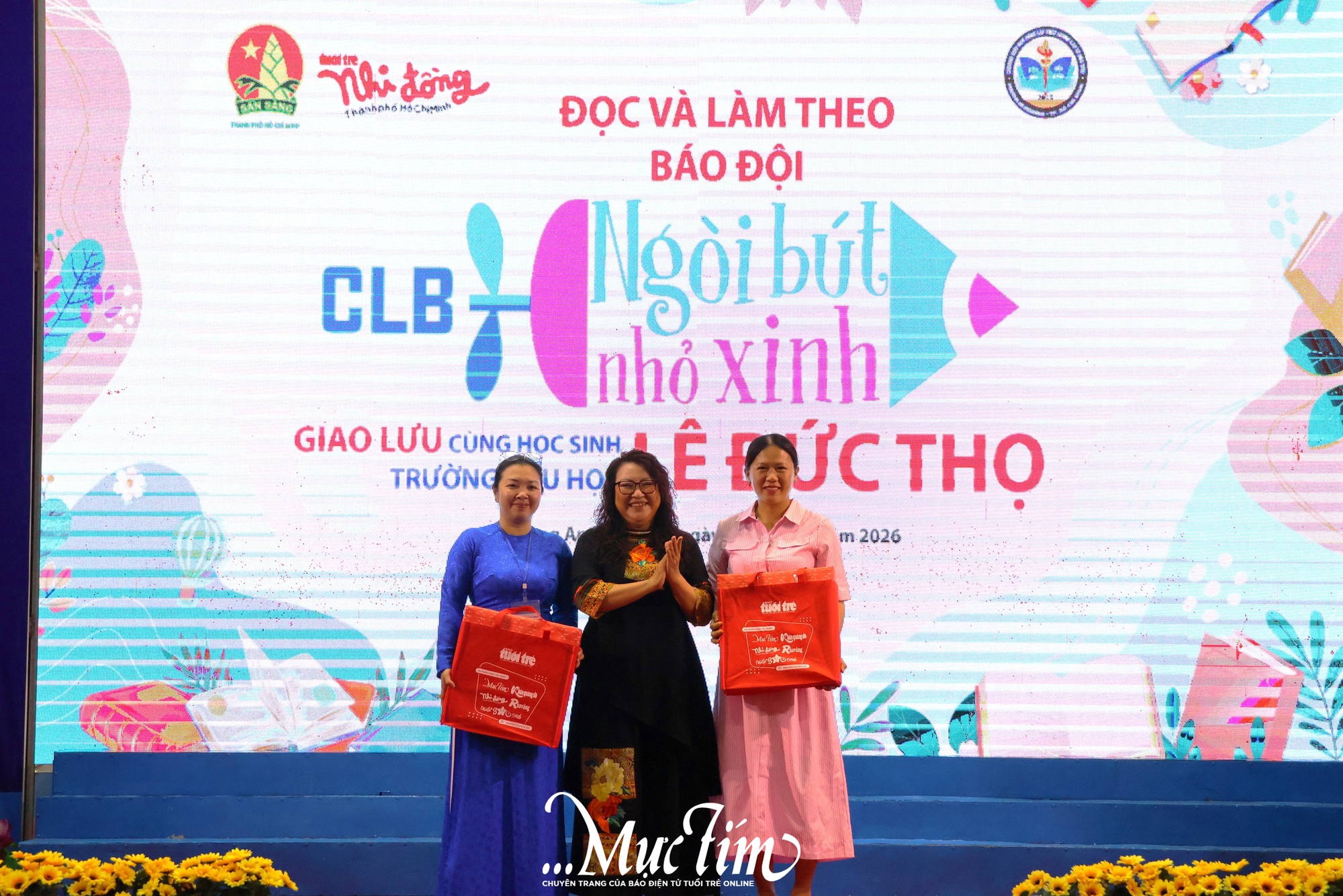 Học trò Trường tiểu học Lê Đức Thọ khám phá văn chương: từ ống heo cảm xúc đến bài văn hay- Ảnh 16. Học trò Trường tiểu học Lê Đức Thọ khám phá văn chương: từ ống heo cảm xúc đến bài văn hay- Ảnh 16.