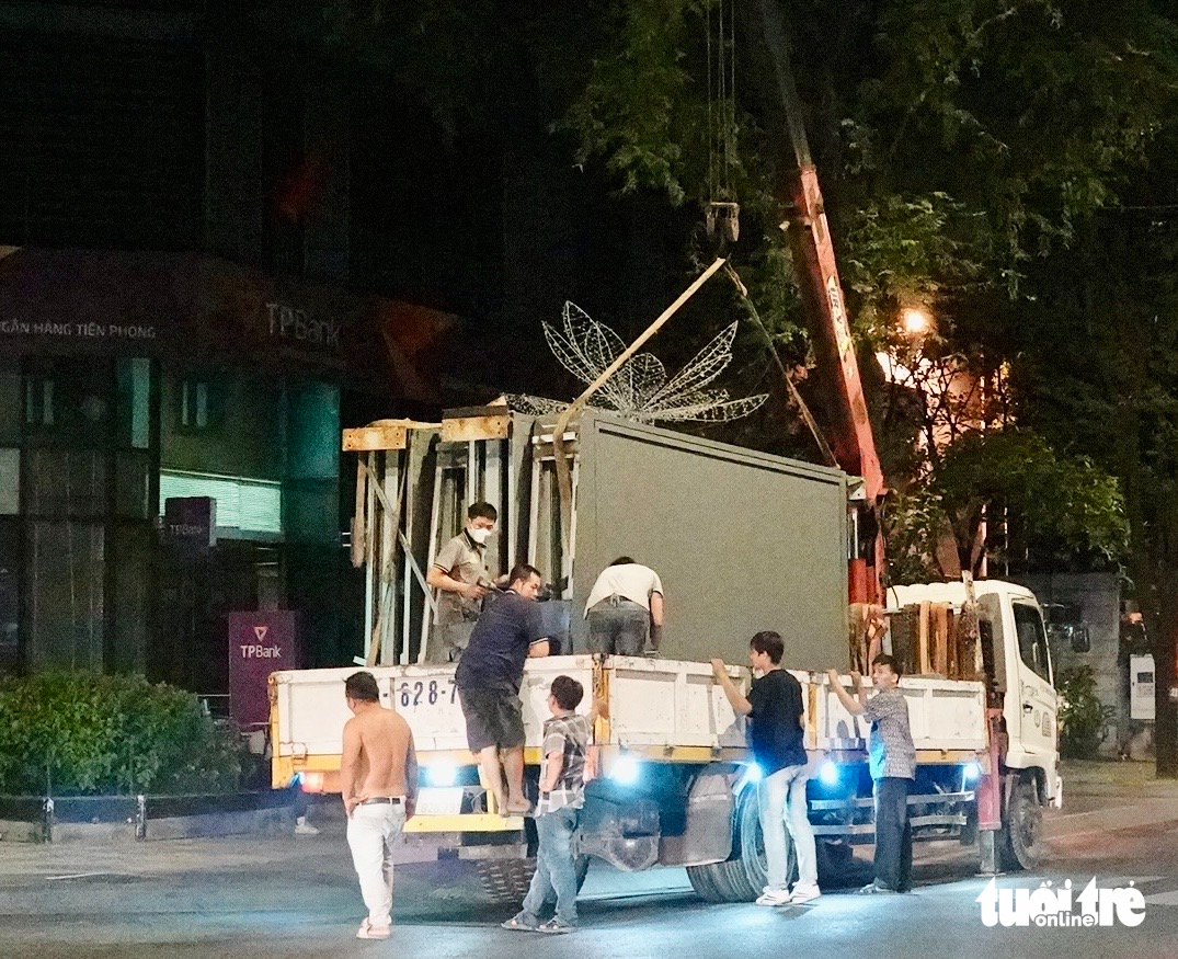 bảng quảng cáo - Ảnh 1.