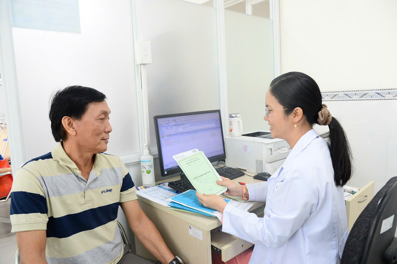 HCDC khám sức khỏe miễn phí cho lao động tự do tại TP.HCM - Ảnh 1.