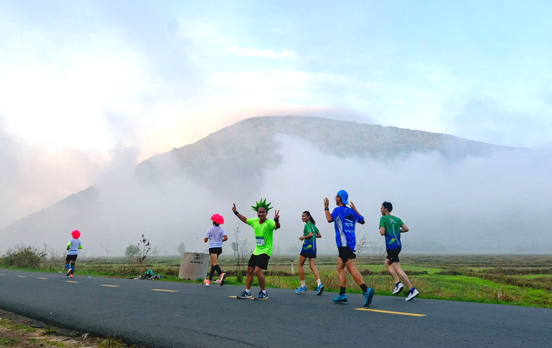 Tây Ninh theo xu hướng du lịch thể thao, du lịch chăm sóc sức khỏe để phát triển kinh tế mũi nhọn - Ảnh 3.