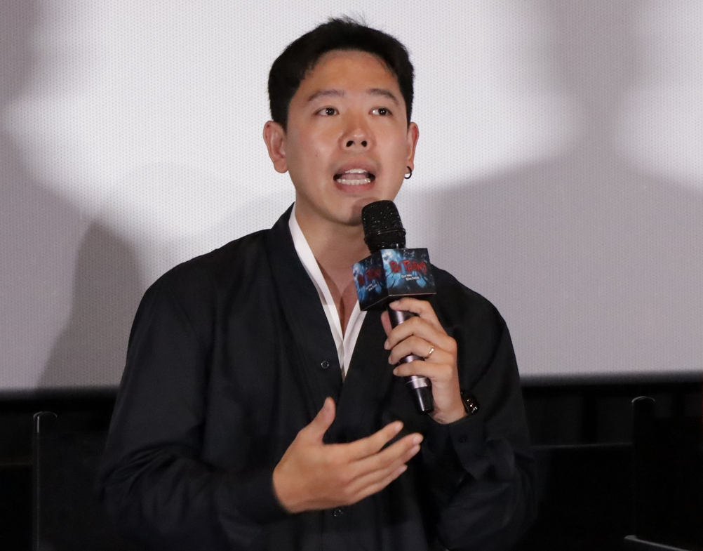 Kiều Minh Tuấn vượt nỗi sợ kinh dị, kể cảnh treo lơ lửng ám ảnh trong Phí phông: Quỷ máu rừng thiêng - Ảnh 2.