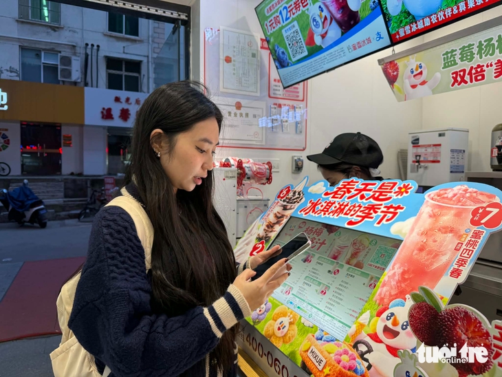 tiền mặt - Ảnh 1.