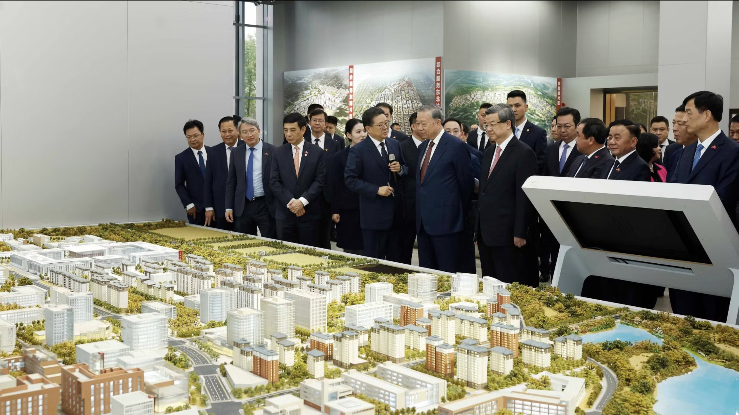 Sau 9 năm triển khai, Khu mới Hùng An đã chuyển từ giai đoạn "xây dựng cơ bản" sang "xây dựng chất lượng cao" - Ảnh: TTXVN