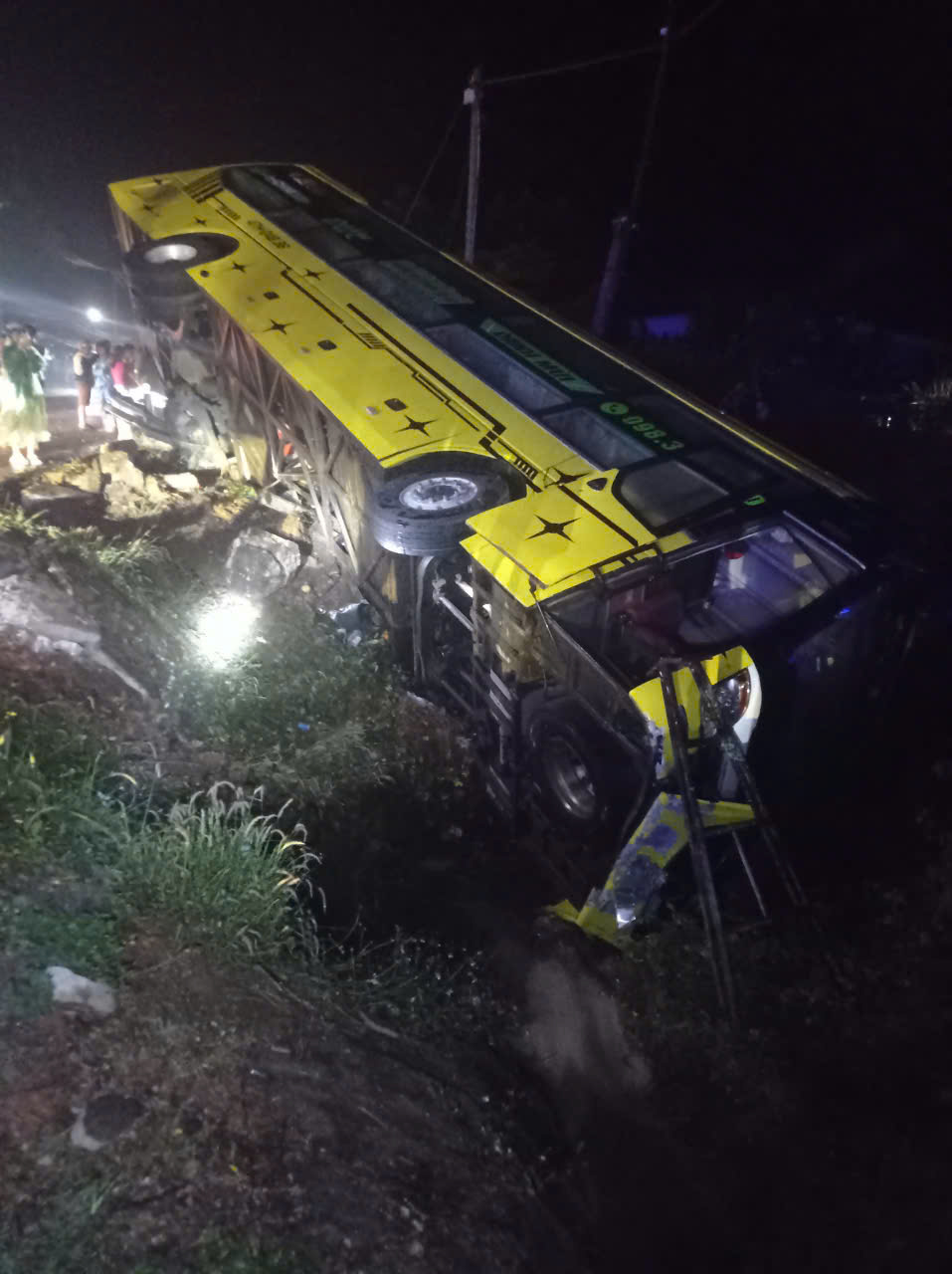 xe khách - Ảnh 3.