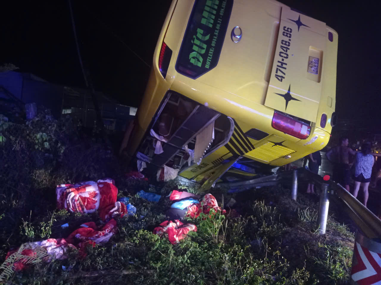 xe khách - Ảnh 1.