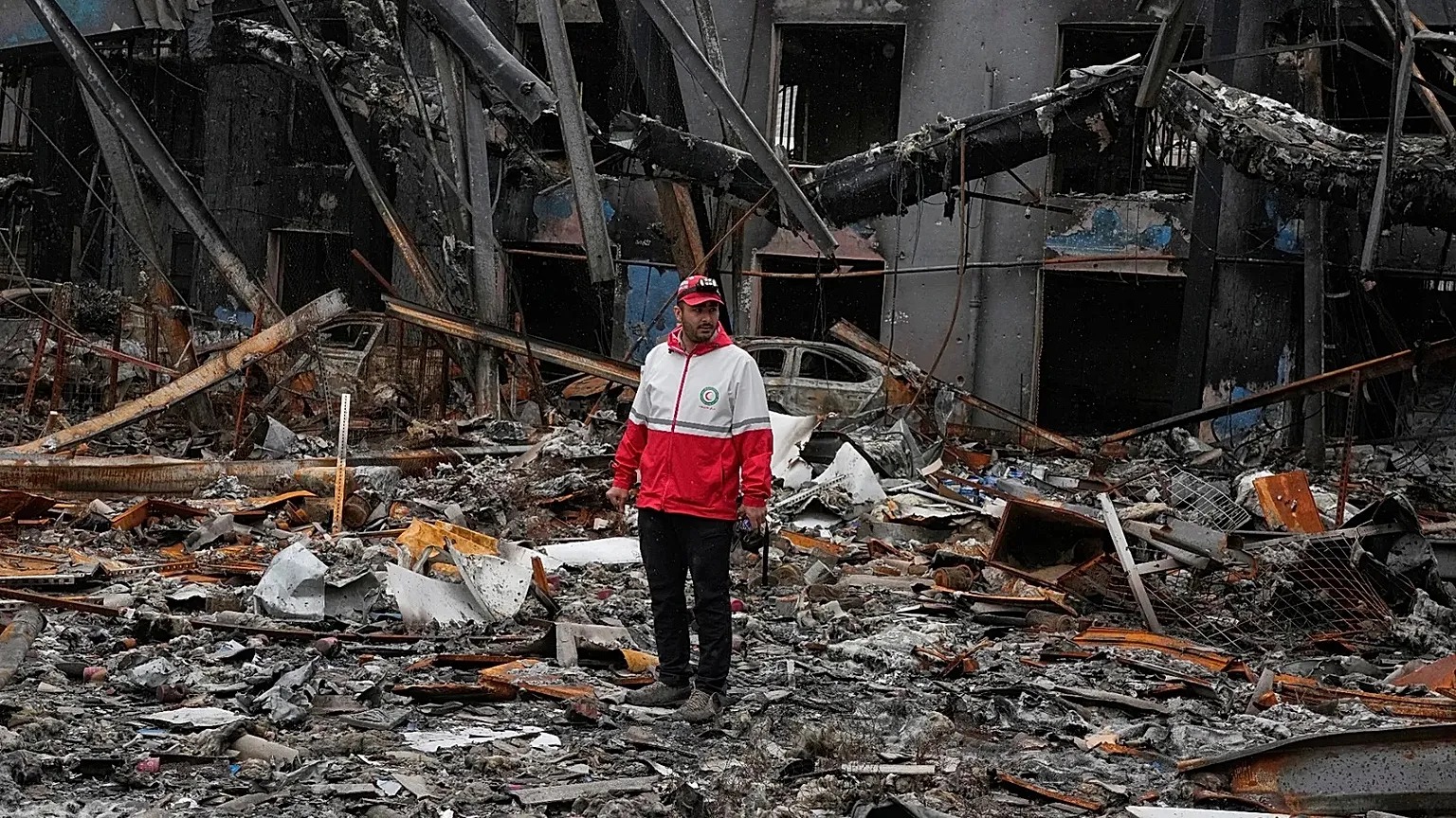 Nỗ Lực Vượt Qua Khủng Hoảng: Viện Trợ Nhân Đạo Quan Trọng Được Vận Chuyển Đến Iran