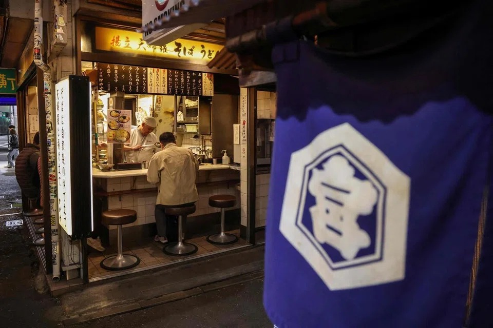 Nhật Bản Tạm Dừng Cấp Visa Lao Động Tay Nghề Cao Ngành Nhà Hàng: Đằng Sau Quyết Định Bất Ngờ