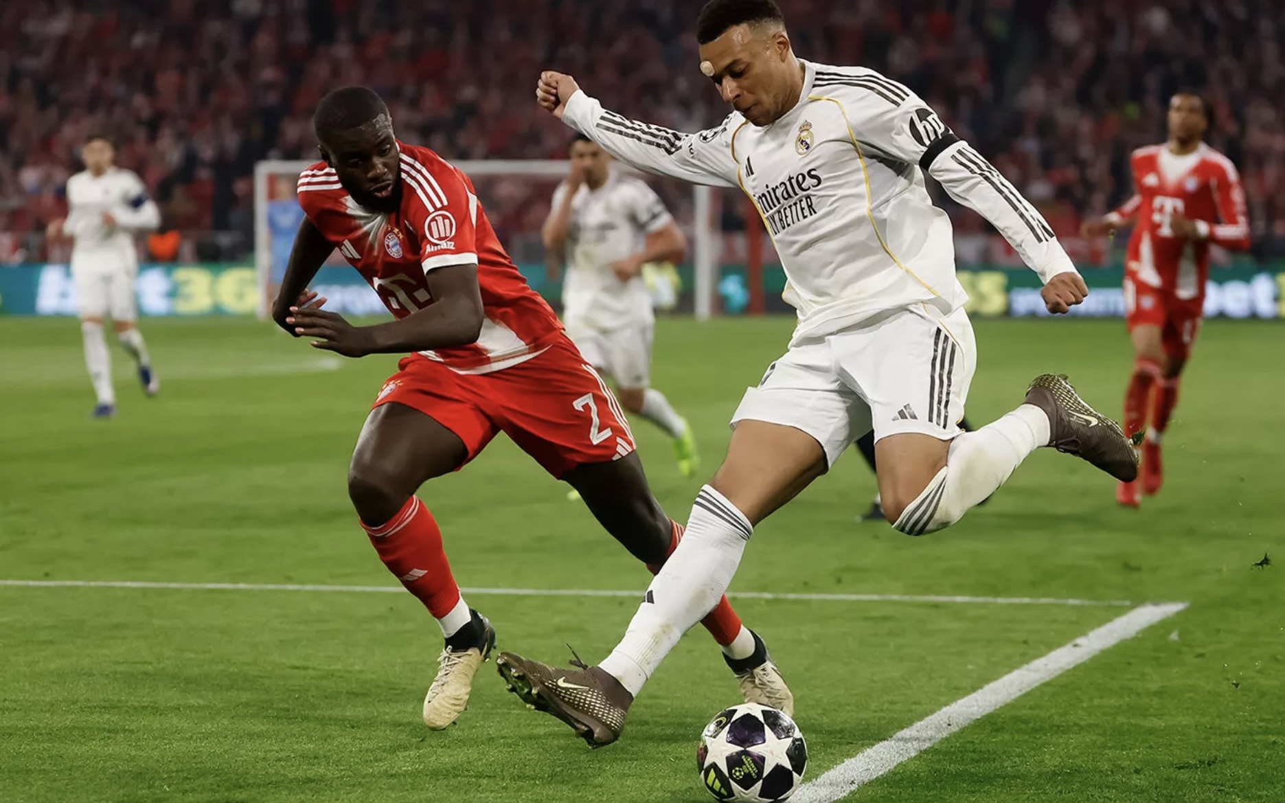 Real Madrid thu hẹp khoảng cách với Barcelona, Chelsea thua đậm - Ảnh 2.