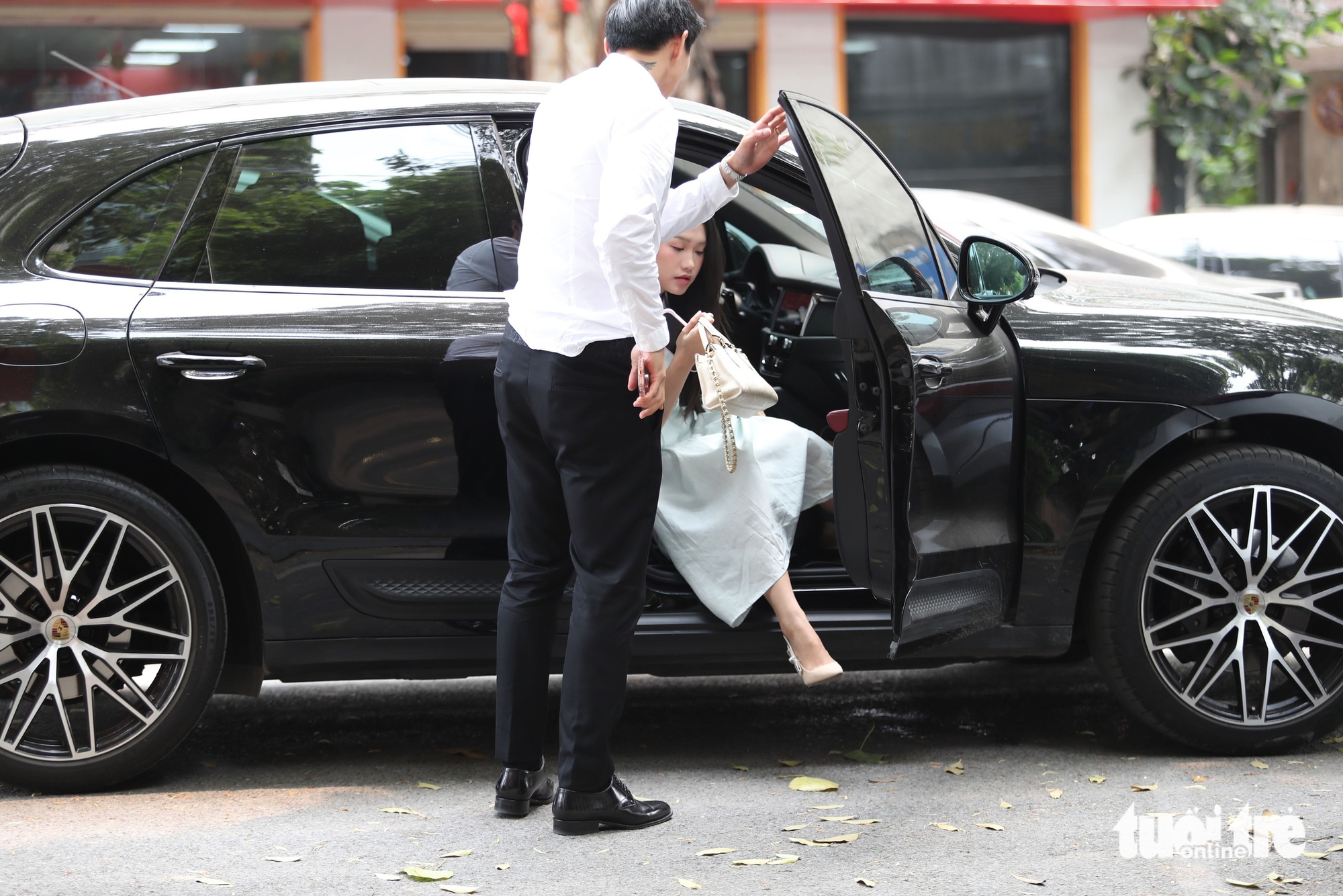 văn hậu - Ảnh 2.