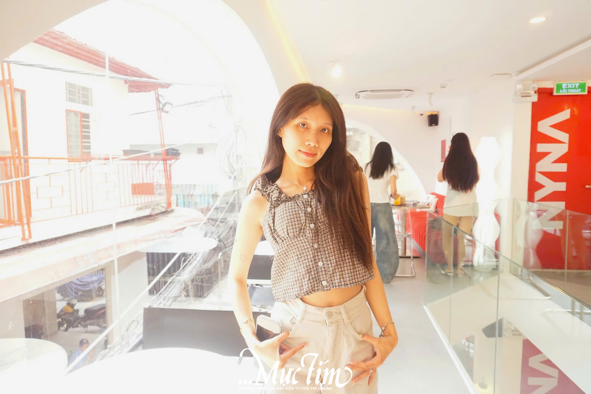 Mô hình quán cà phê kết hợp photobooth thu hút nhiều bạn trẻ- Ảnh 1.