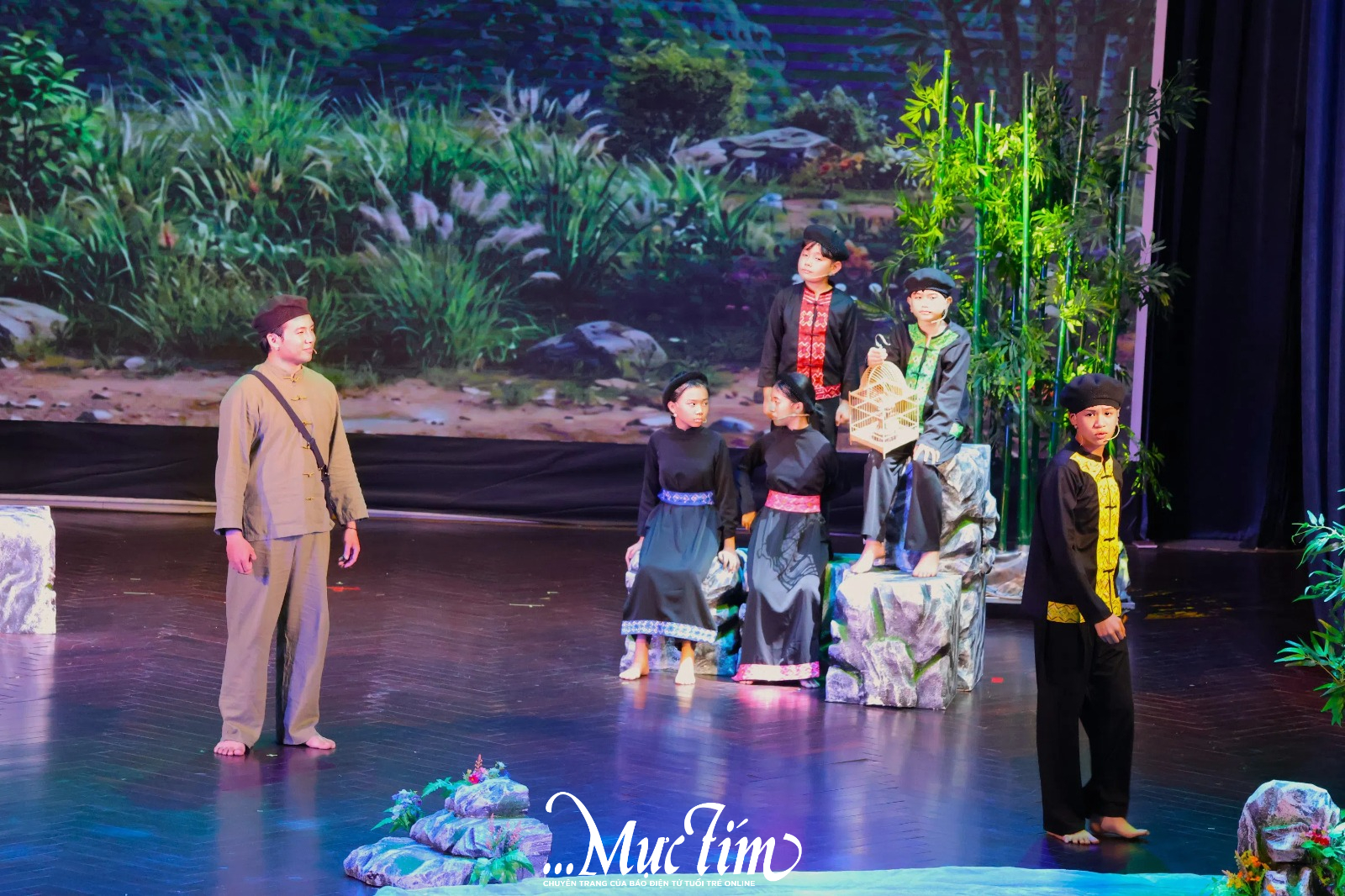 Huyền thoại tuổi thiếu niên: Lần đầu tái hiện hình ảnh 5 đội viên đầu tiên qua nhạc kịch- Ảnh 1.