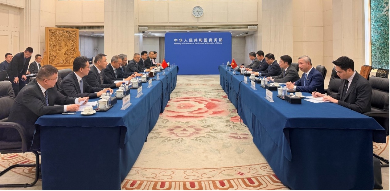 Bộ trưởng Thương mại Trung Quốc: Tạo thuận lợi để Việt Nam xuất khẩu qua thương mại điện tử - Ảnh 2.