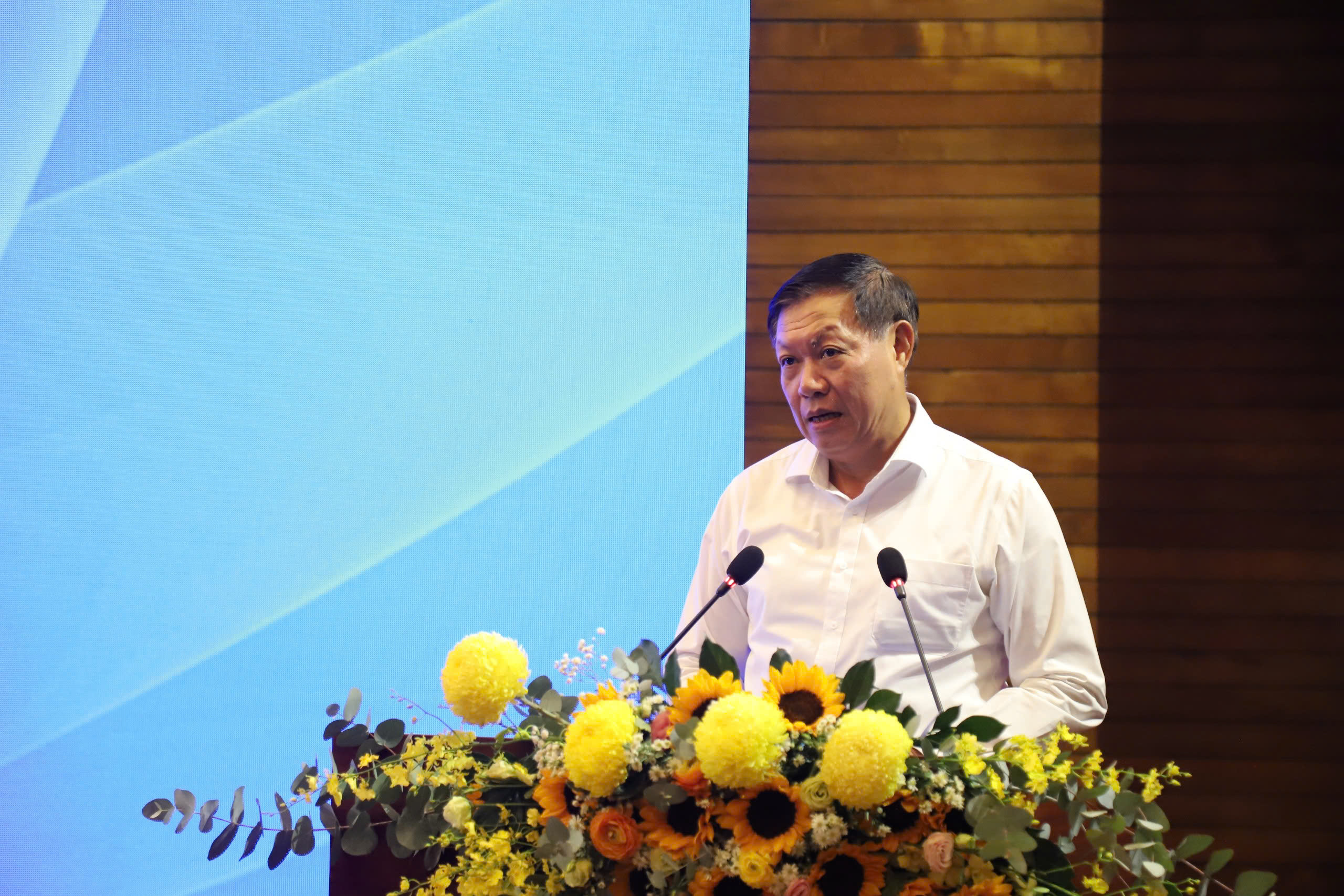 Thứ trưởng Bộ Y tế: Tập trung phát triển cấp cứu đường không, tránh kẹt xe giờ cao điểm - Ảnh 2.