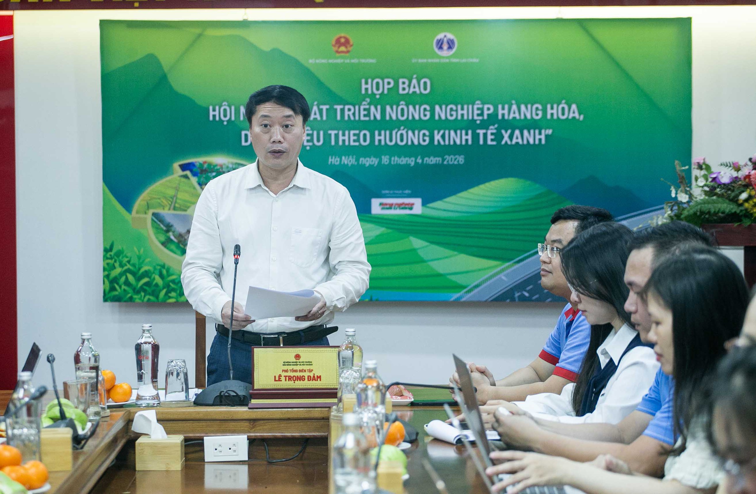 Lai Châu sẽ phát triển sâm thành sản phẩm nông nghiệp chủ lực - Ảnh 3.