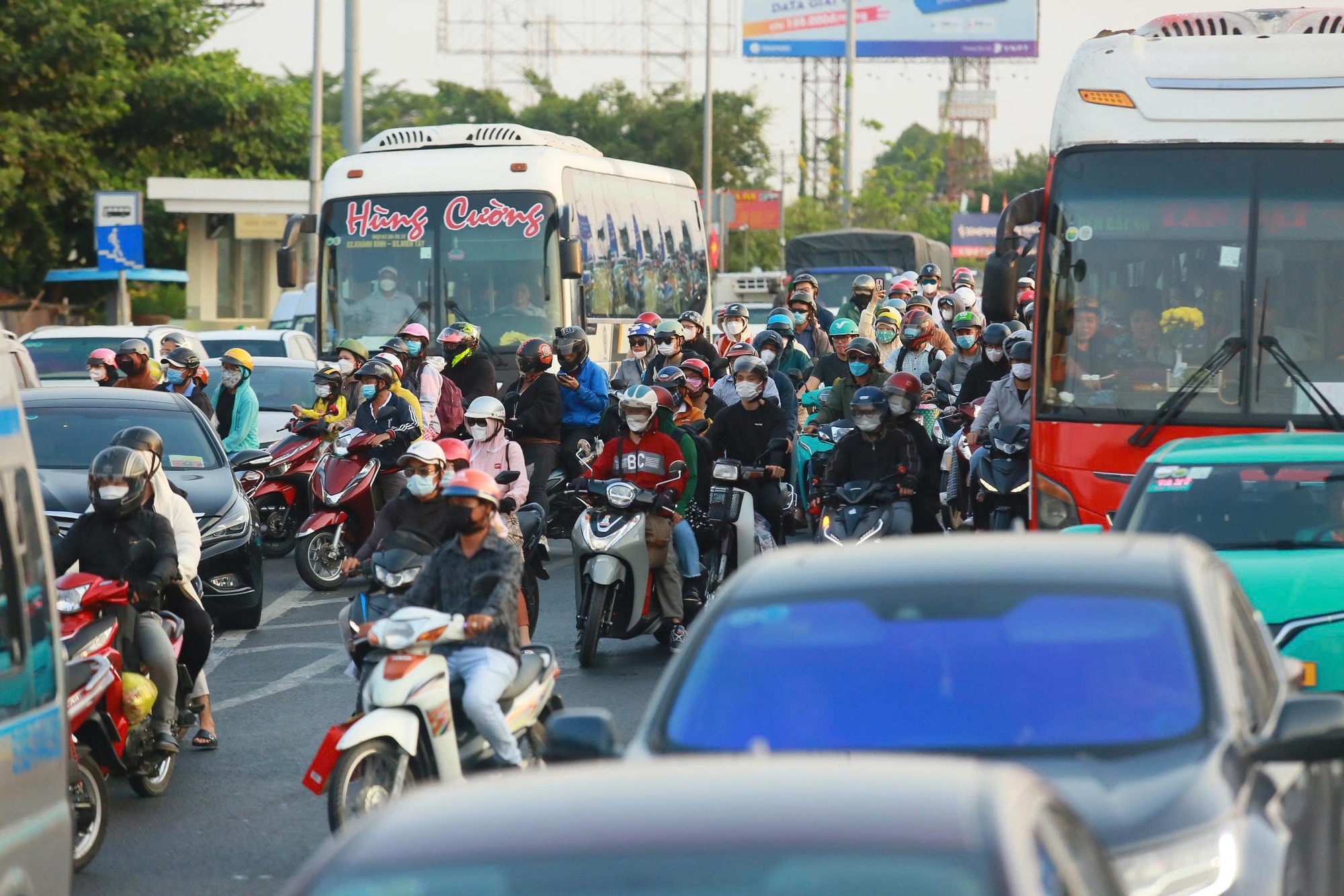 Công an TP.HCM: Hạn chế thấp nhất kẹt xe dịp lễ 30-4 - Ảnh 1. kẹt xe - Ảnh 1.