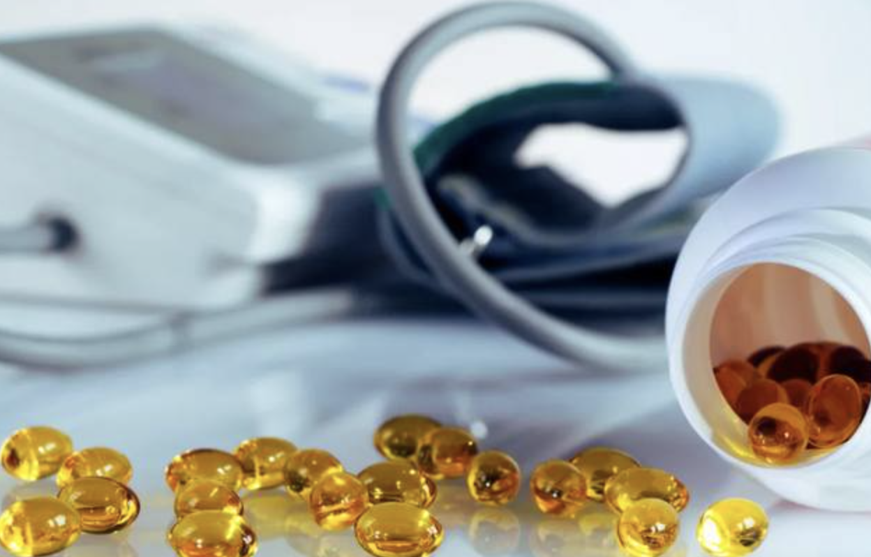 Vì sao người huyết áp thấp không nên uống omega-3? - Ảnh 1.