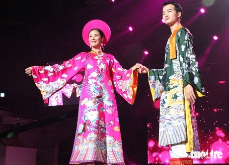 Người Hàn Quốc kinh ngạc 'sao áo dài Việt có thể đẹp như vậy' - Ảnh 1.