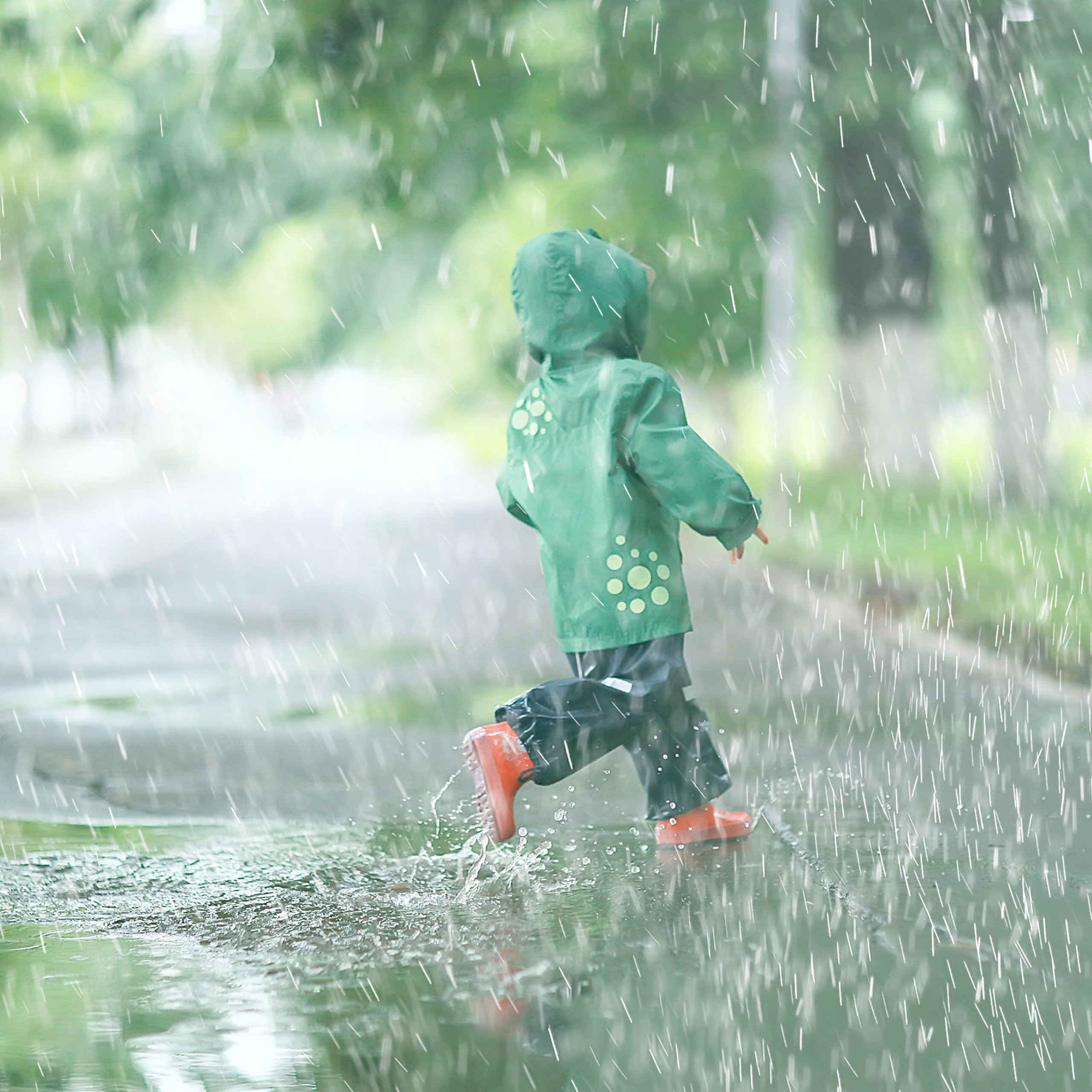 Đi dưới mưa có thể tốt cho sức khỏe hơn bạn nghĩ - Ảnh 2.