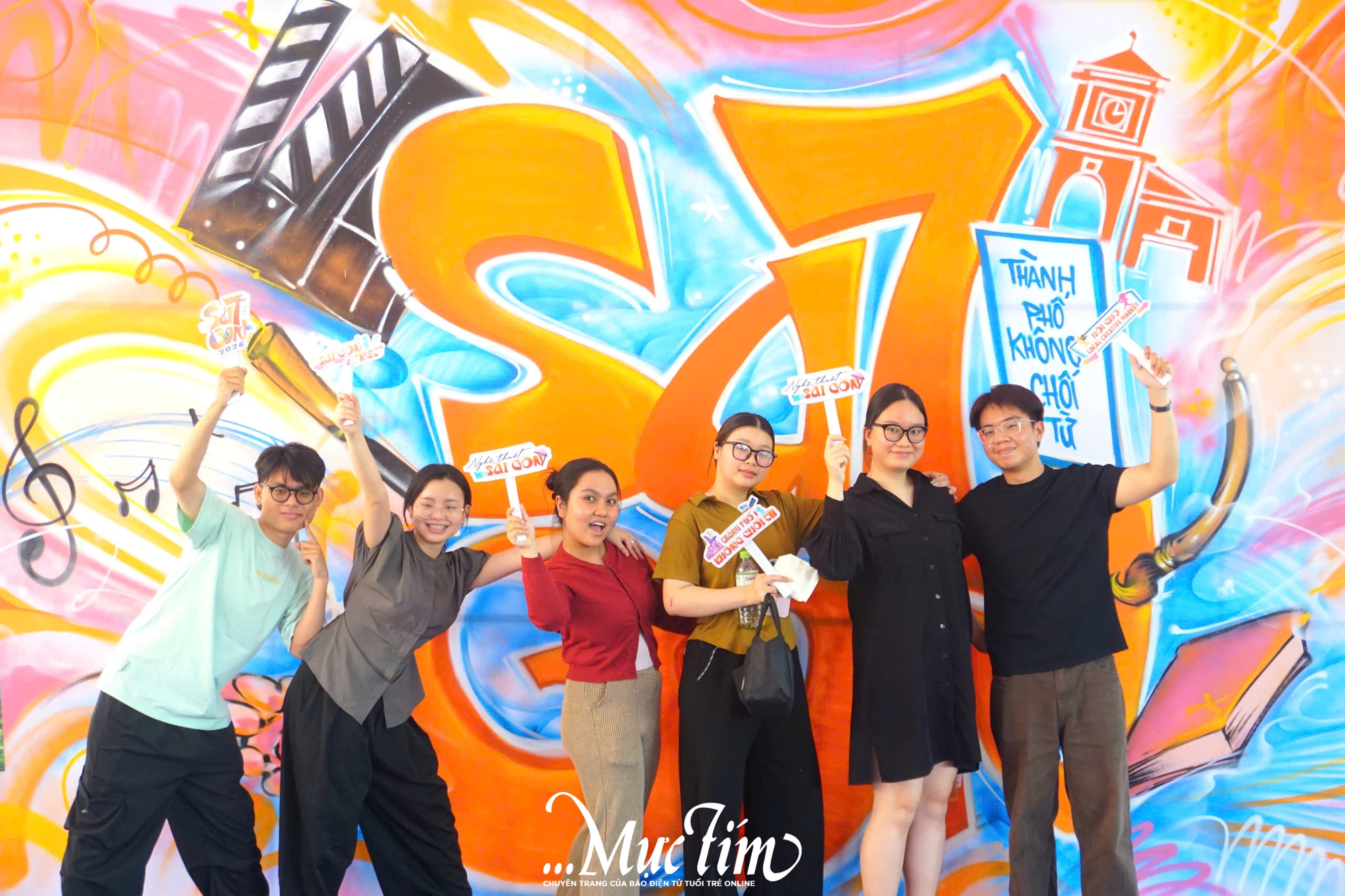 Sinh viên Trường Đại học Khoa học Xã hội và Nhân văn mở triển lãm tái hiện Sài Gòn thu nhỏ - Ảnh 1.