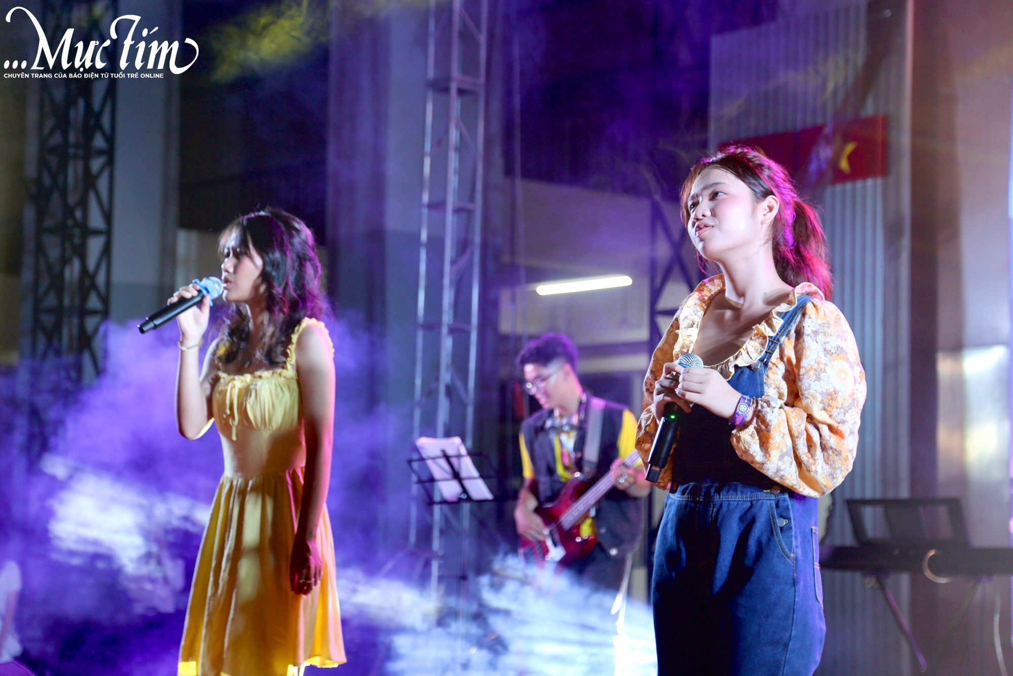 Học sinh Trường THPT Nam Sài Gòn tổ chức đêm nhạc gây quỹ cho lớp học tình thương- Ảnh 1.